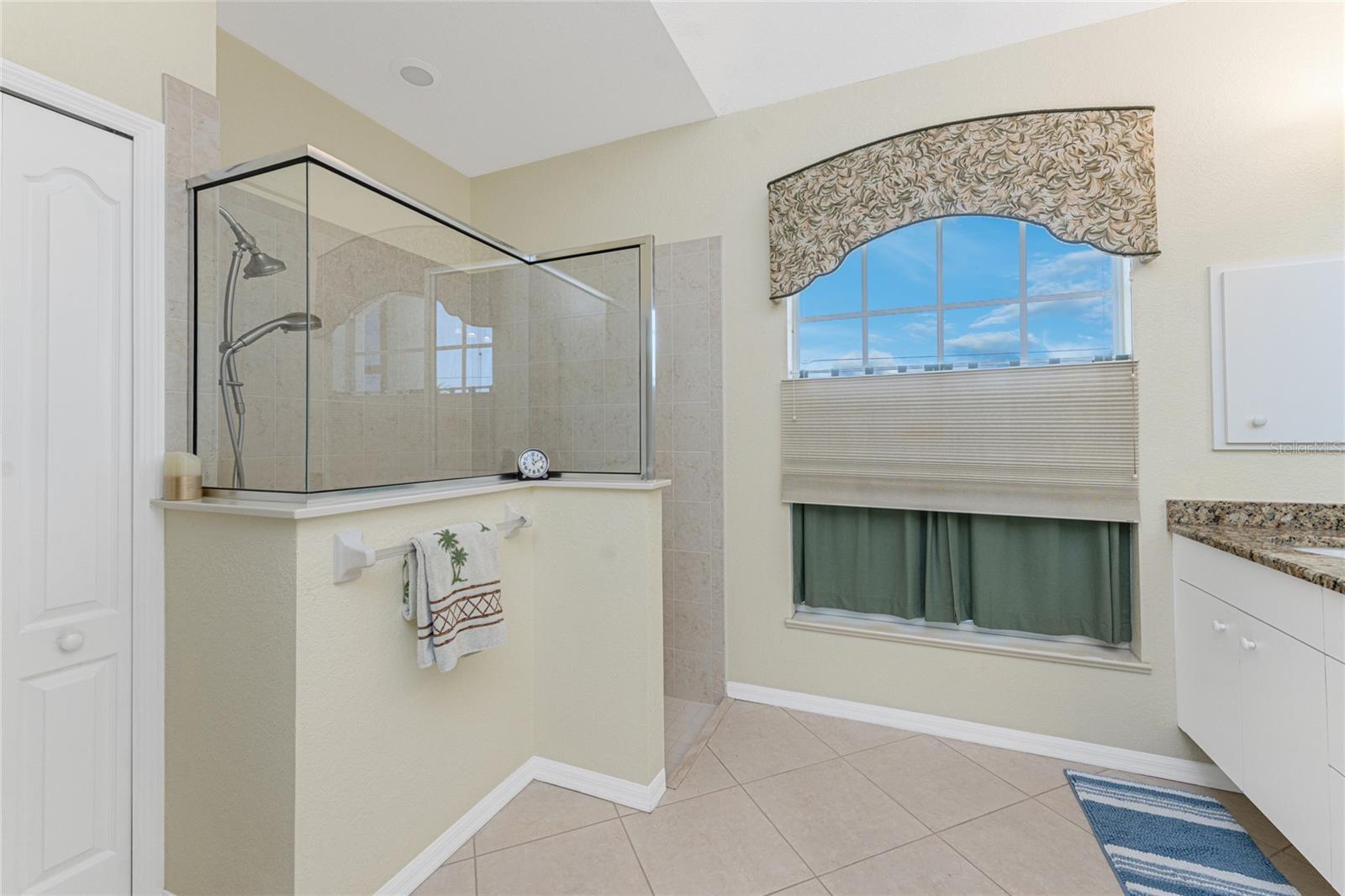 Image 20 of 48 For 810 Rotonda Circle