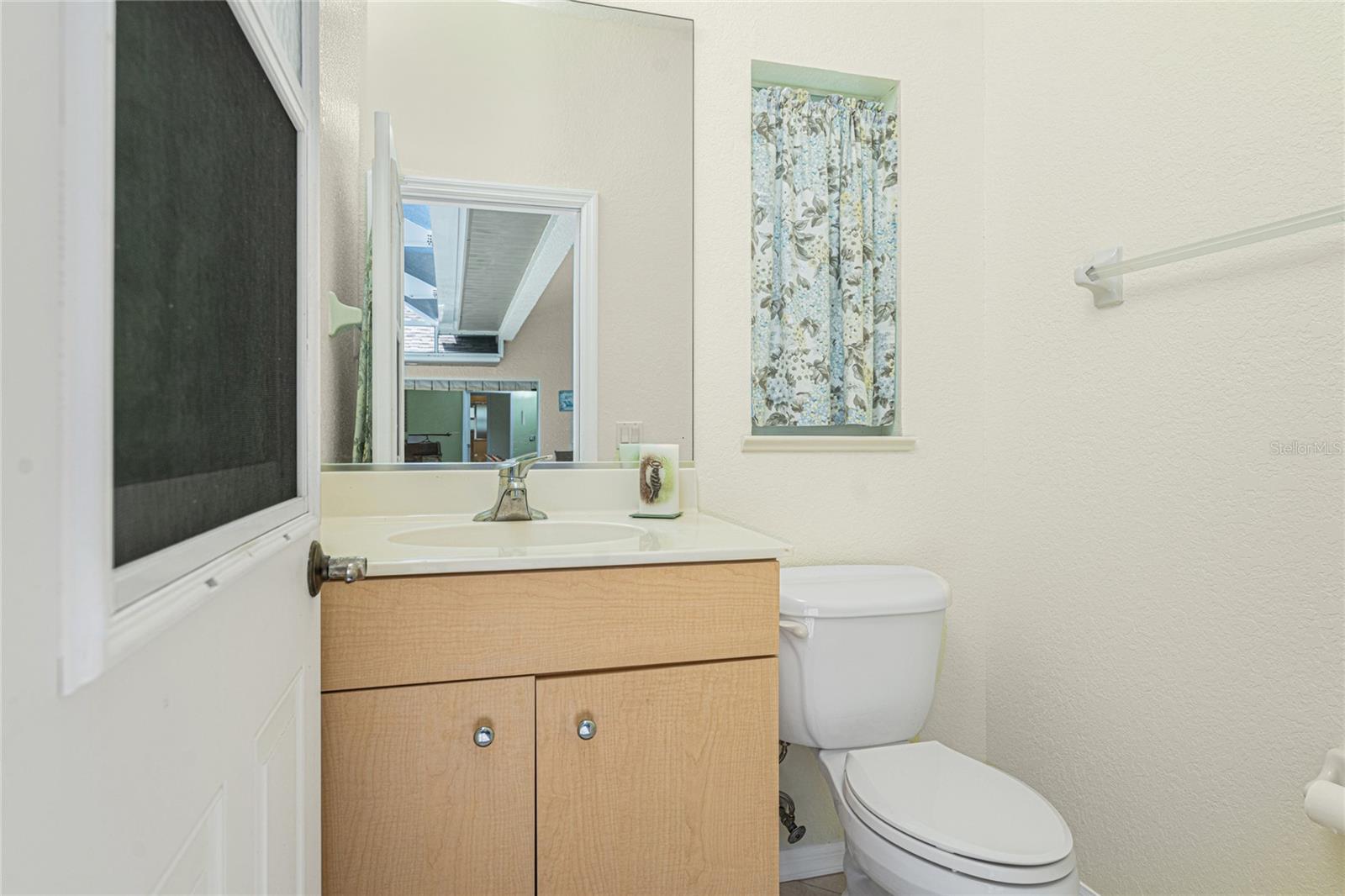 Image 32 of 48 For 810 Rotonda Circle