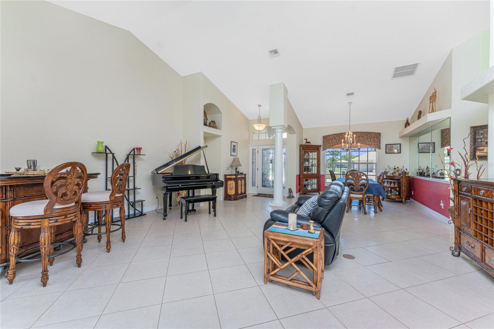 Image 6 of 48 For 810 Rotonda Circle