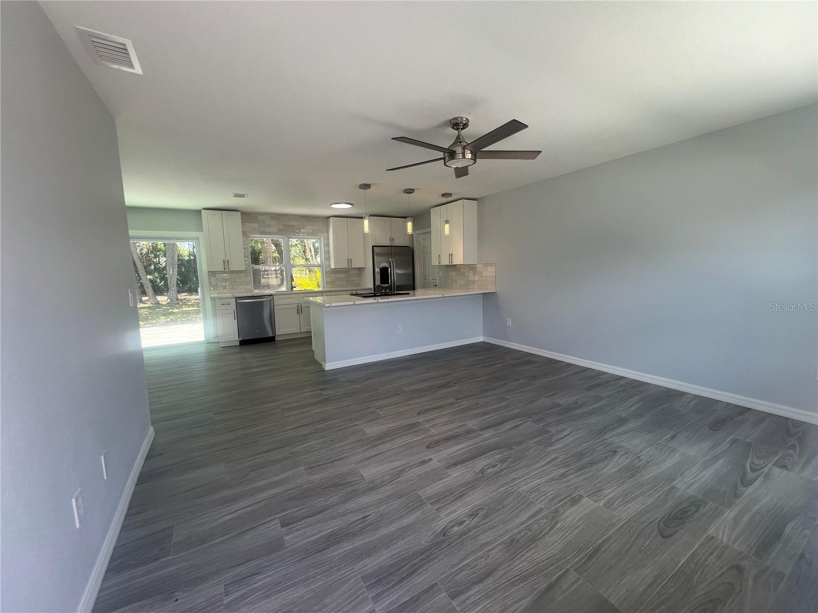 Image 5 of 39 For 5417 Postma Street