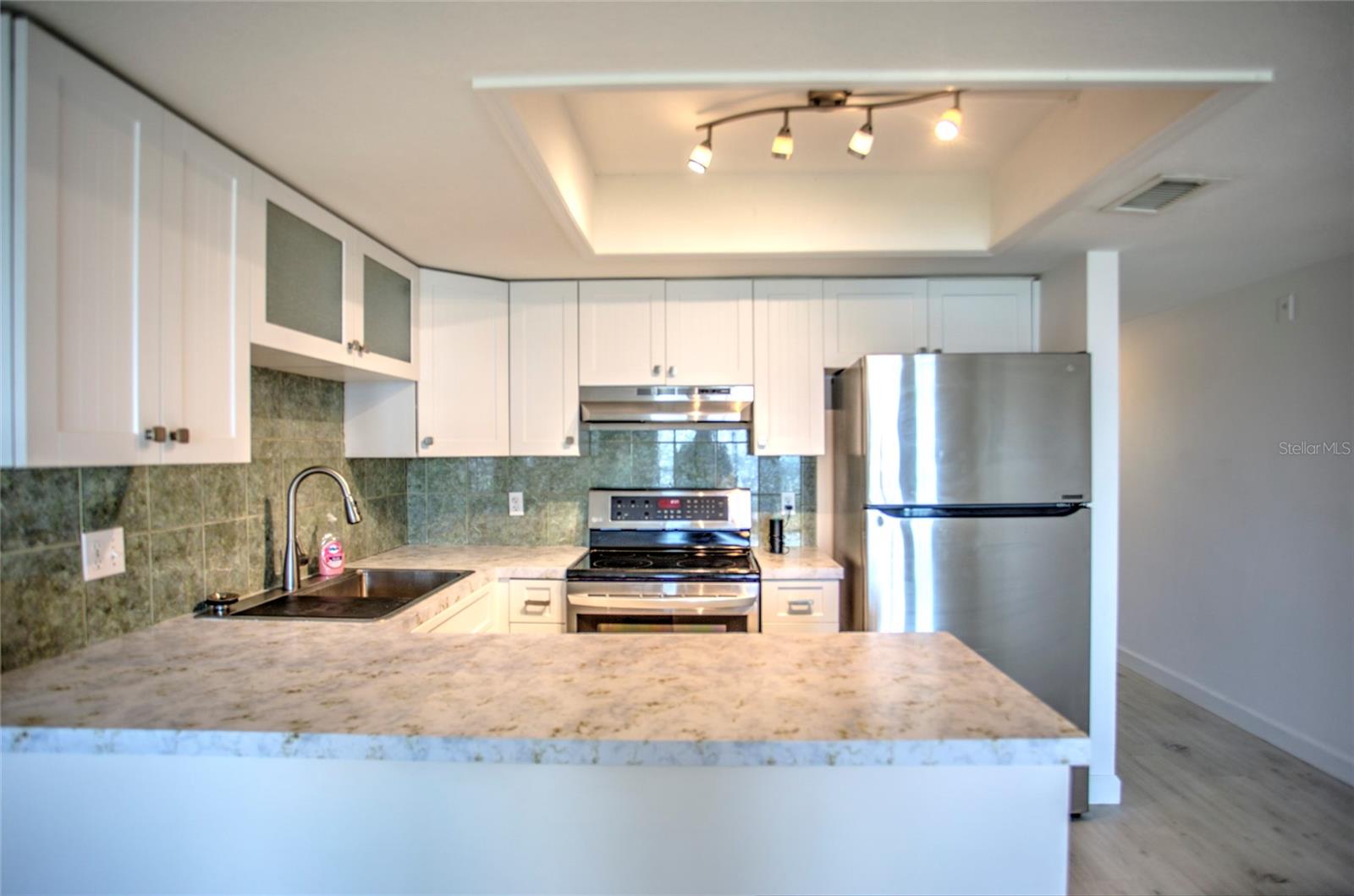 Image 3 of 13 For 4410 Warren Avenue 104