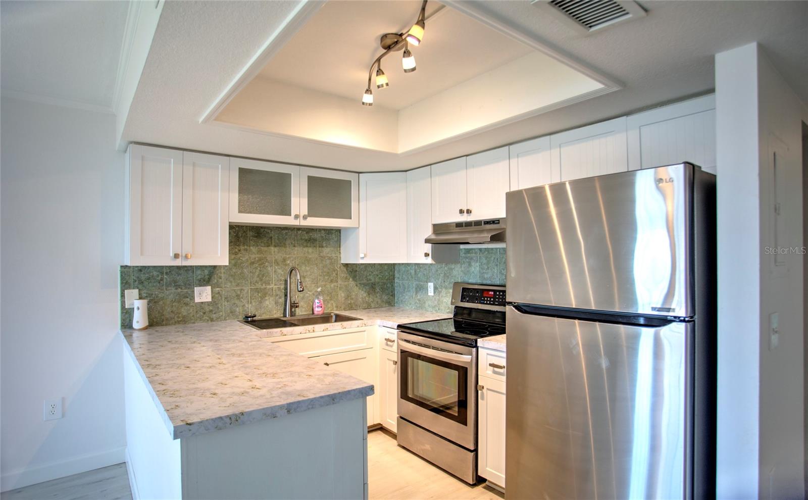 Image 4 of 13 For 4410 Warren Avenue 104