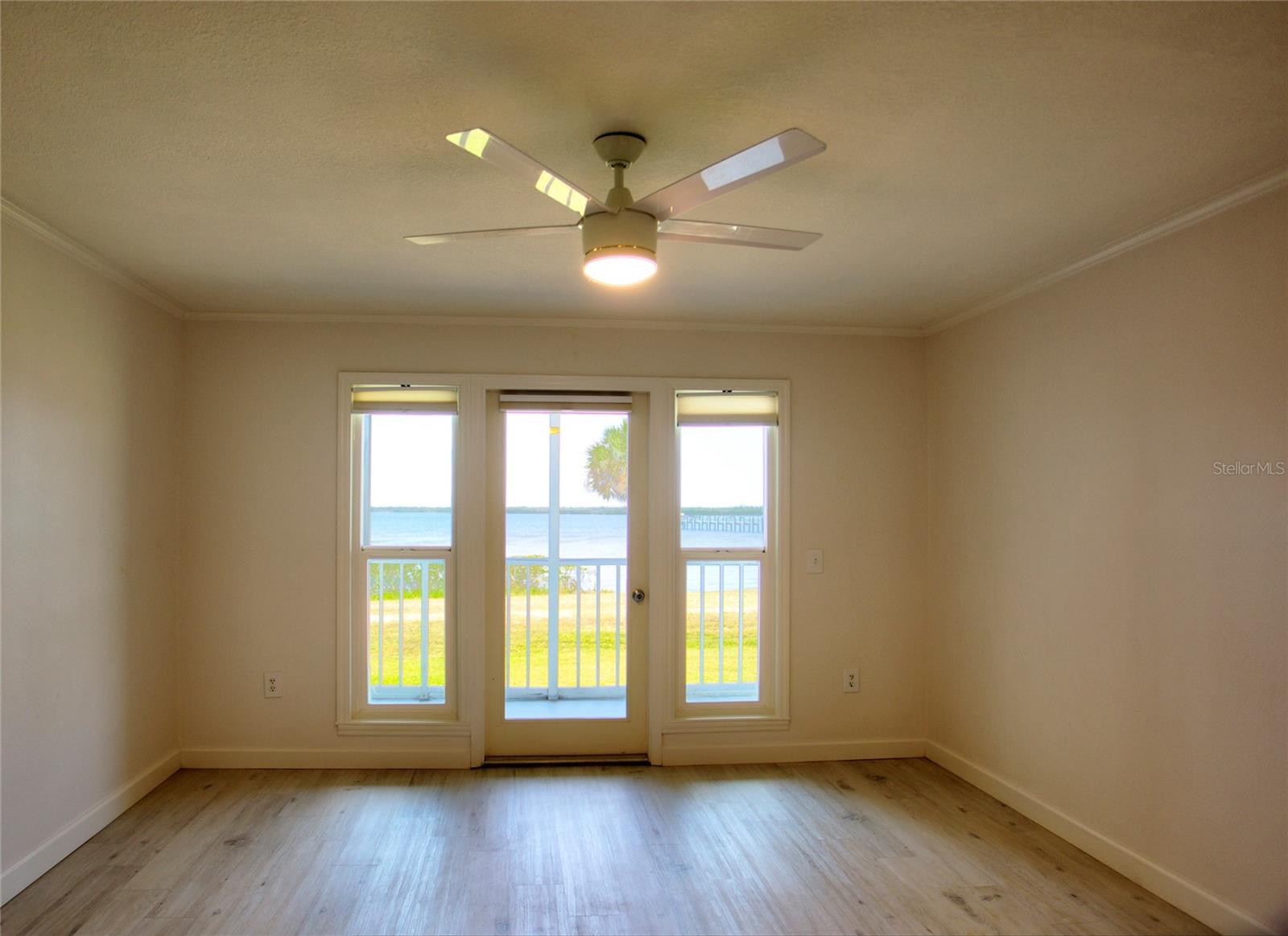 Image 5 of 13 For 4410 Warren Avenue 104