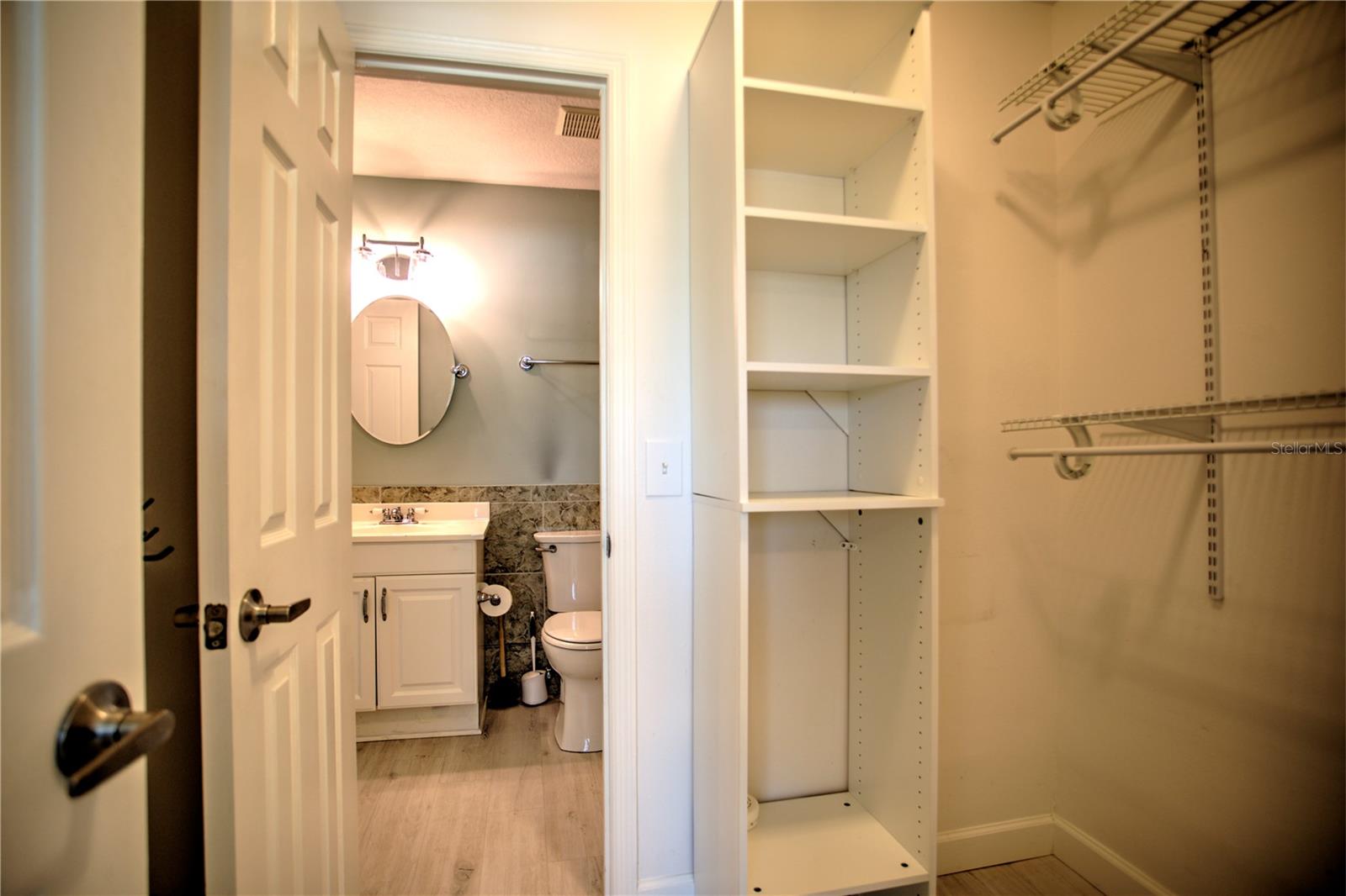 Image 7 of 13 For 4410 Warren Avenue 104