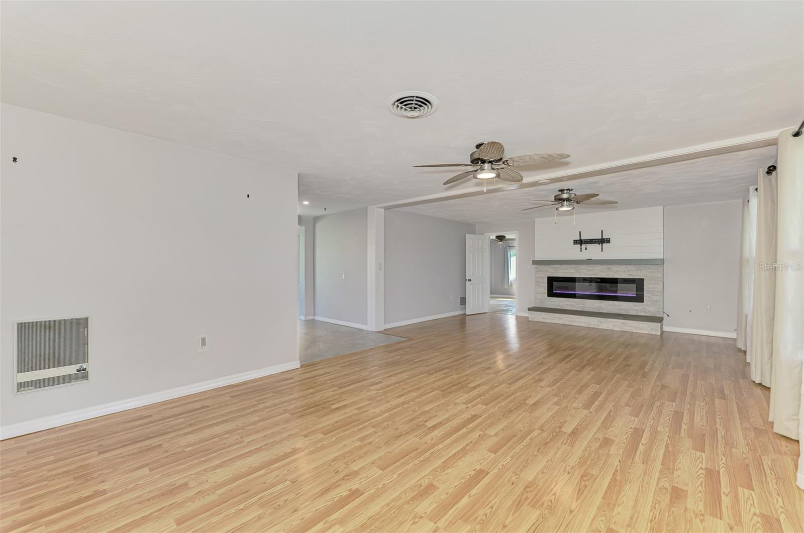 Image 17 of 71 For 842 6th Street