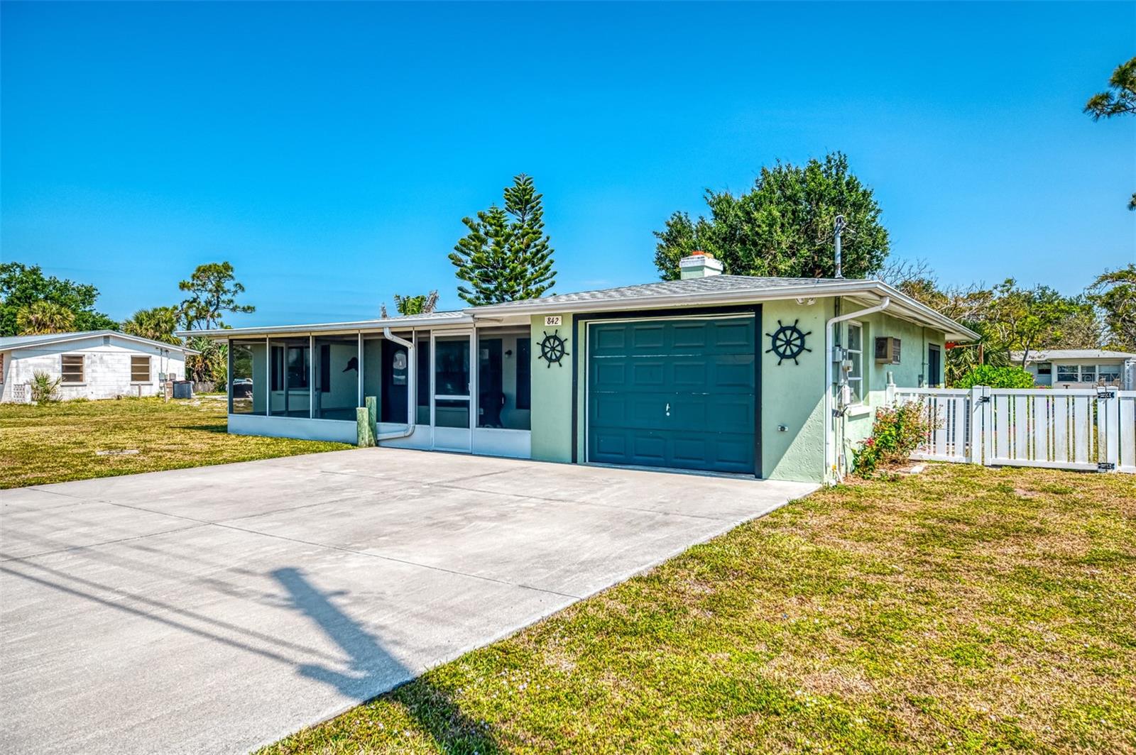 Image 3 of 71 For 842 6th Street