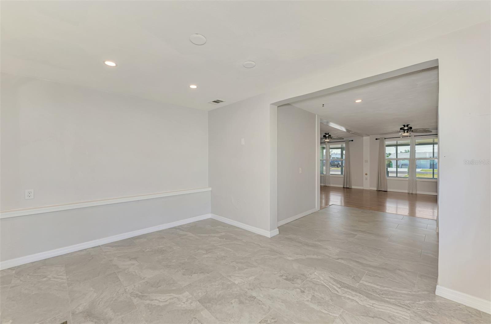 Image 32 of 71 For 842 6th Street