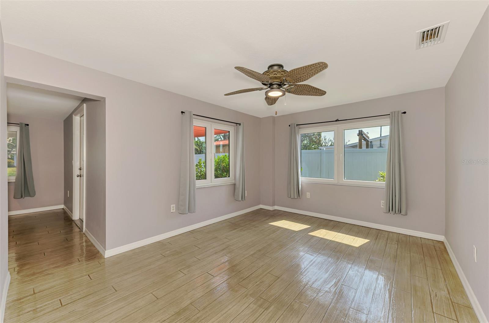 Image 35 of 71 For 842 6th Street