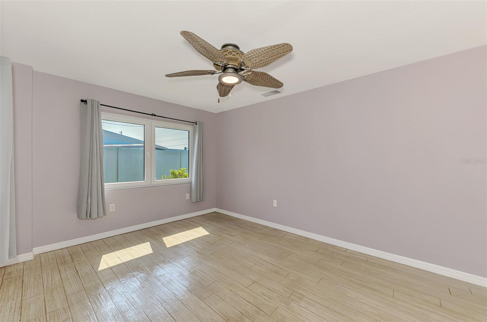 Image 36 of 71 For 842 6th Street