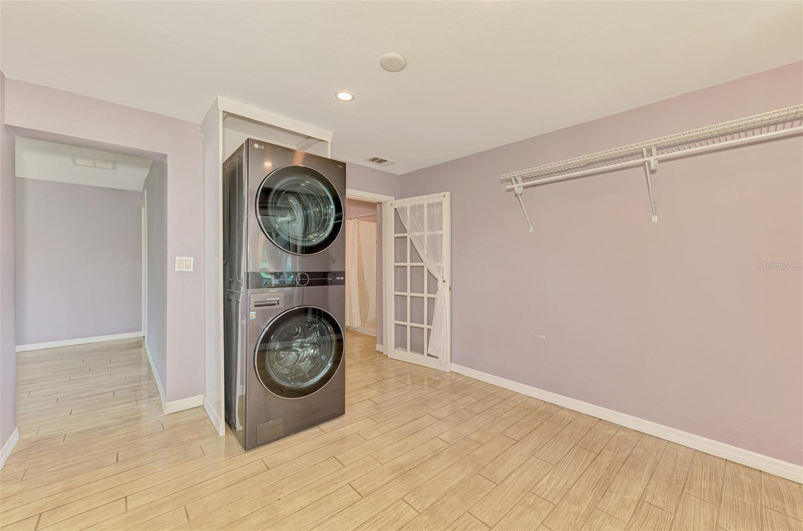 Image 39 of 71 For 842 6th Street