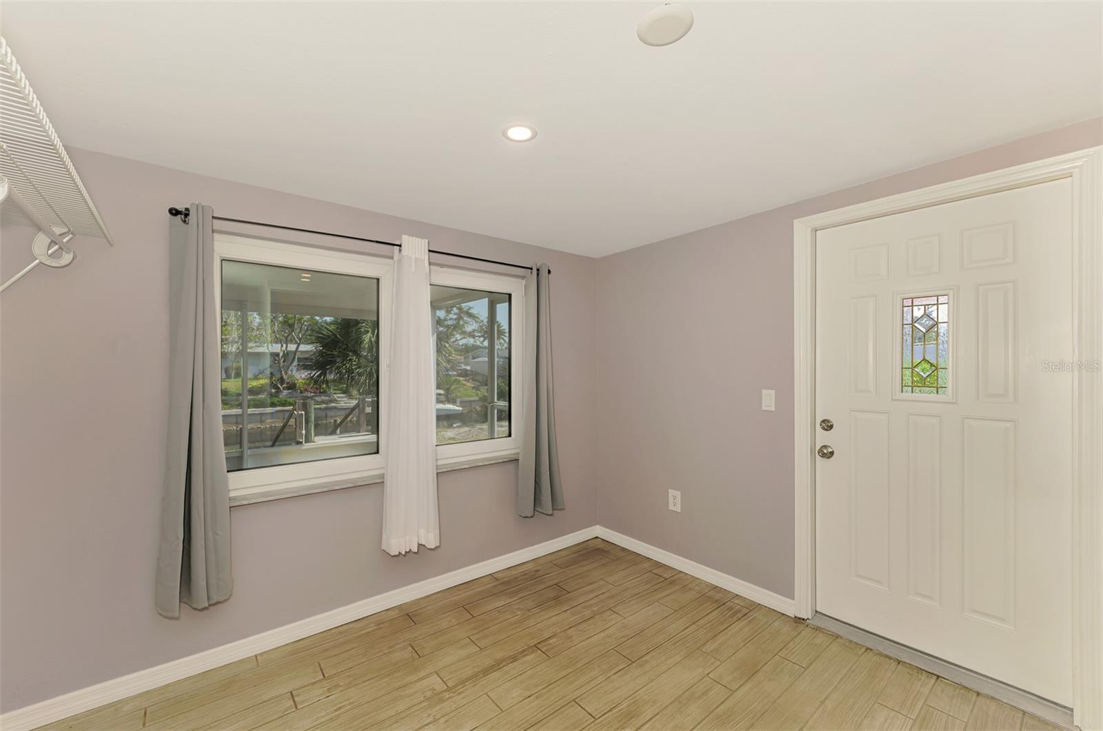 Image 40 of 71 For 842 6th Street