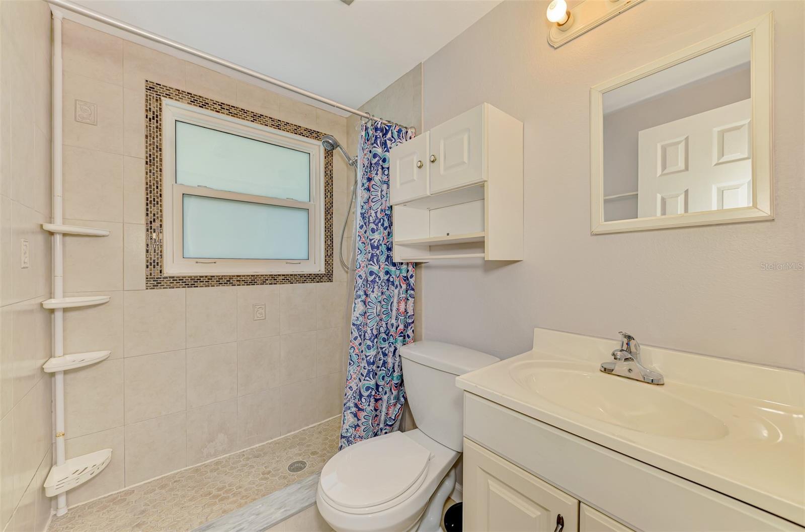 Image 44 of 71 For 842 6th Street