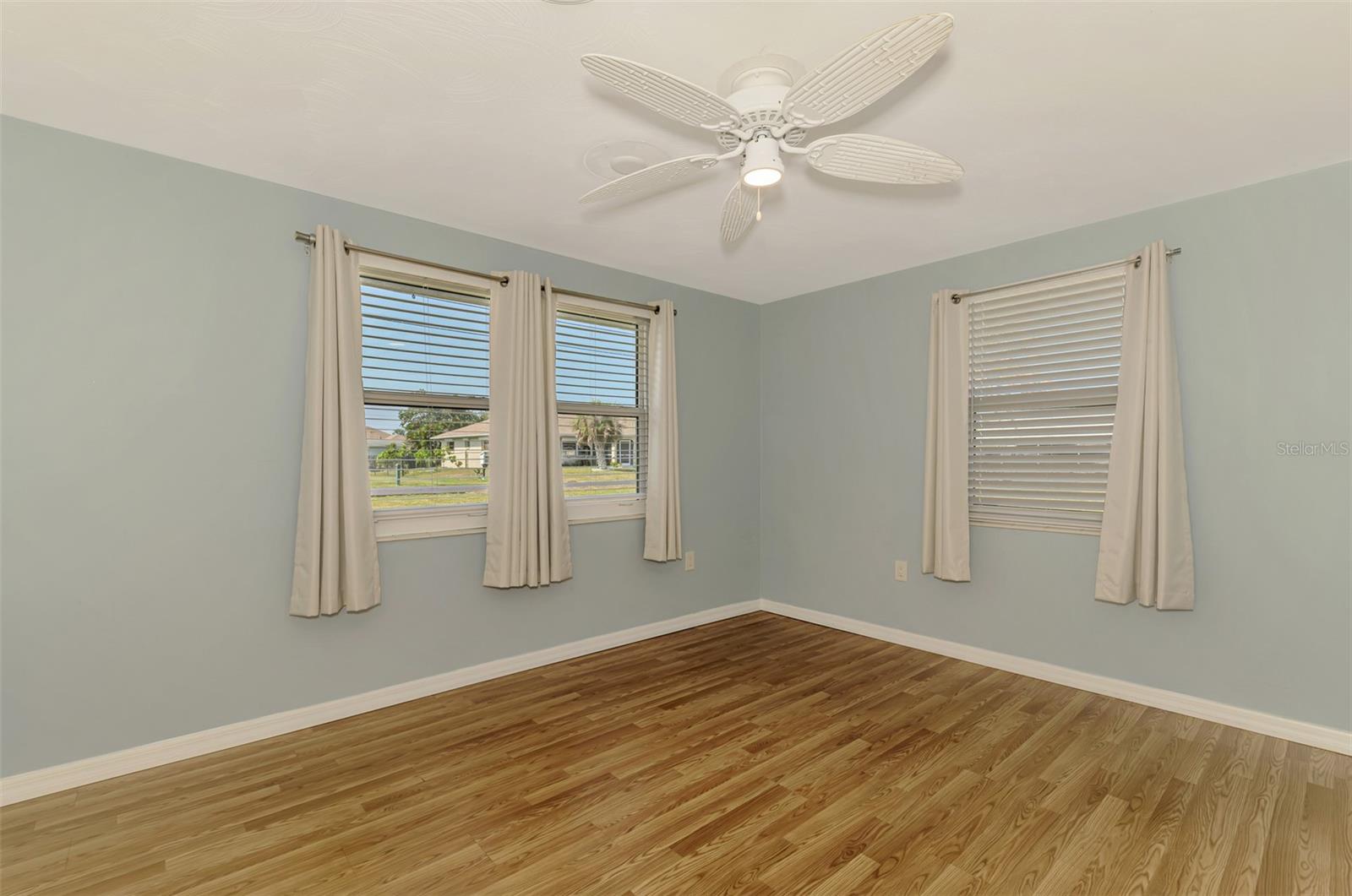 Image 45 of 71 For 842 6th Street