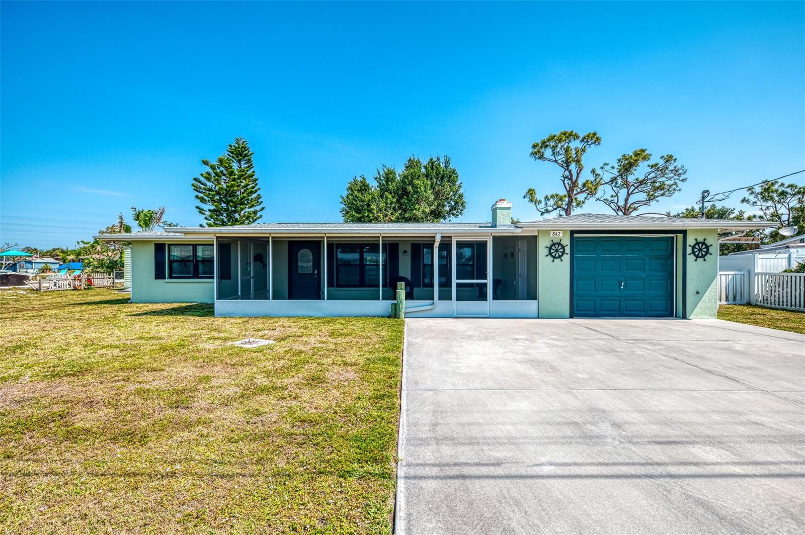 Image 5 of 71 For 842 6th Street