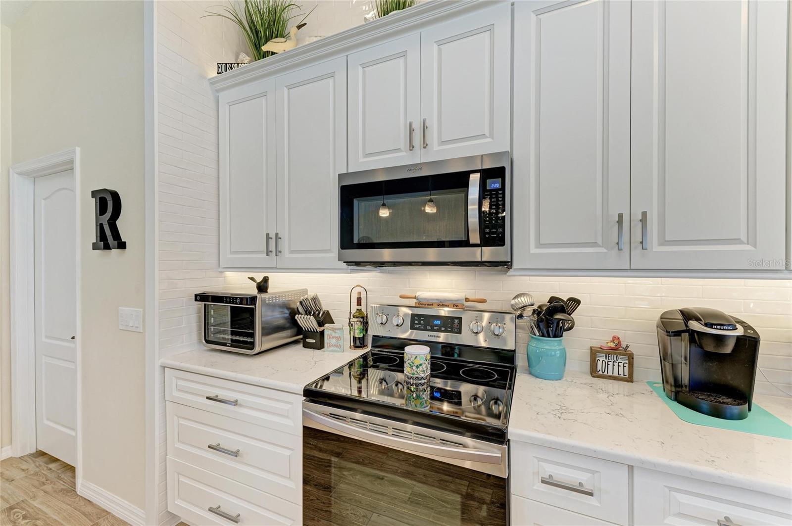 Image 16 of 56 For 9404 Arnaz Circle