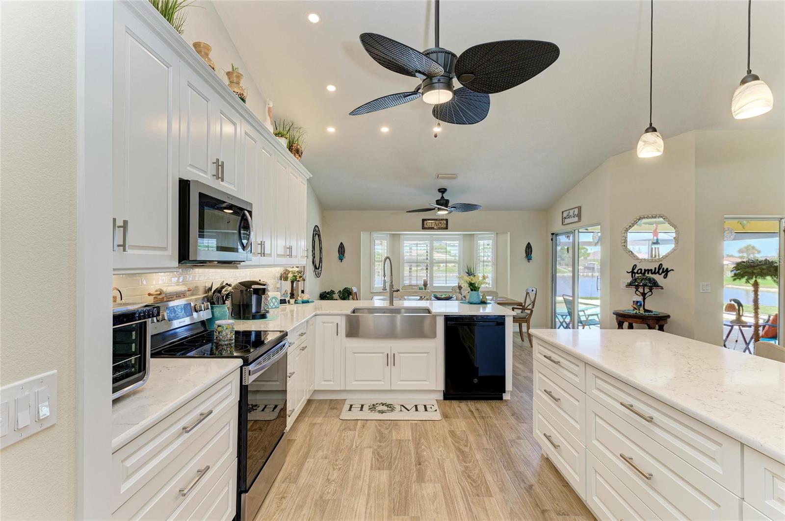 Image 17 of 56 For 9404 Arnaz Circle