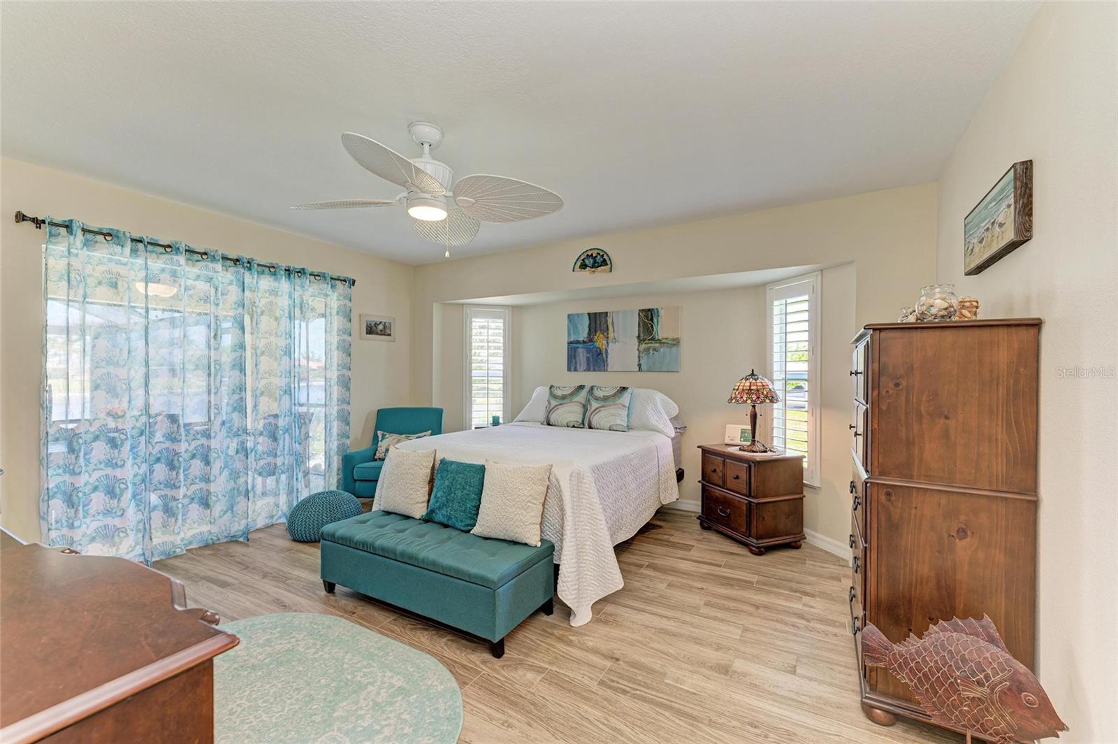 Image 24 of 56 For 9404 Arnaz Circle