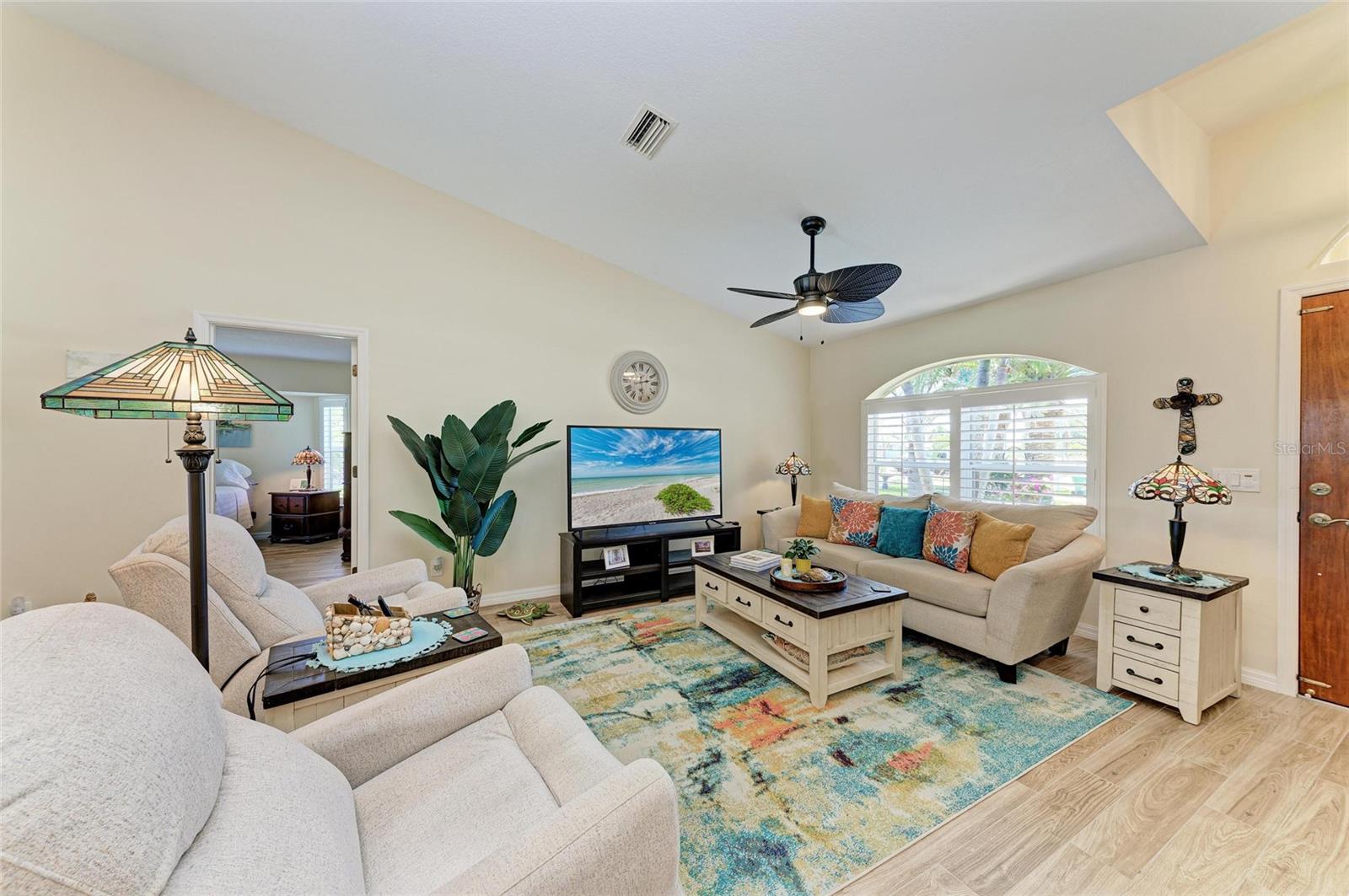 Image 9 of 56 For 9404 Arnaz Circle