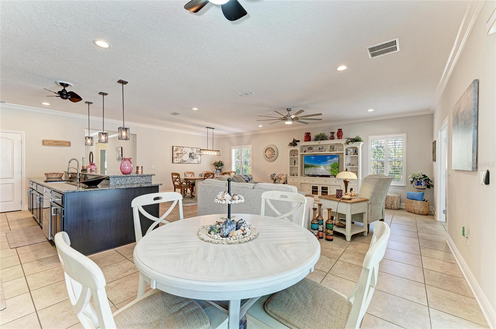Image 24 of 54 For 9283 Newnan Circle