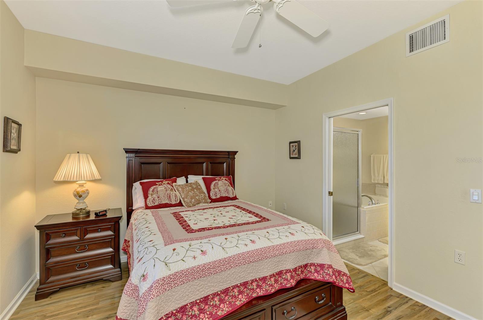 Image 24 of 77 For 3433 Grand Vista Court 102