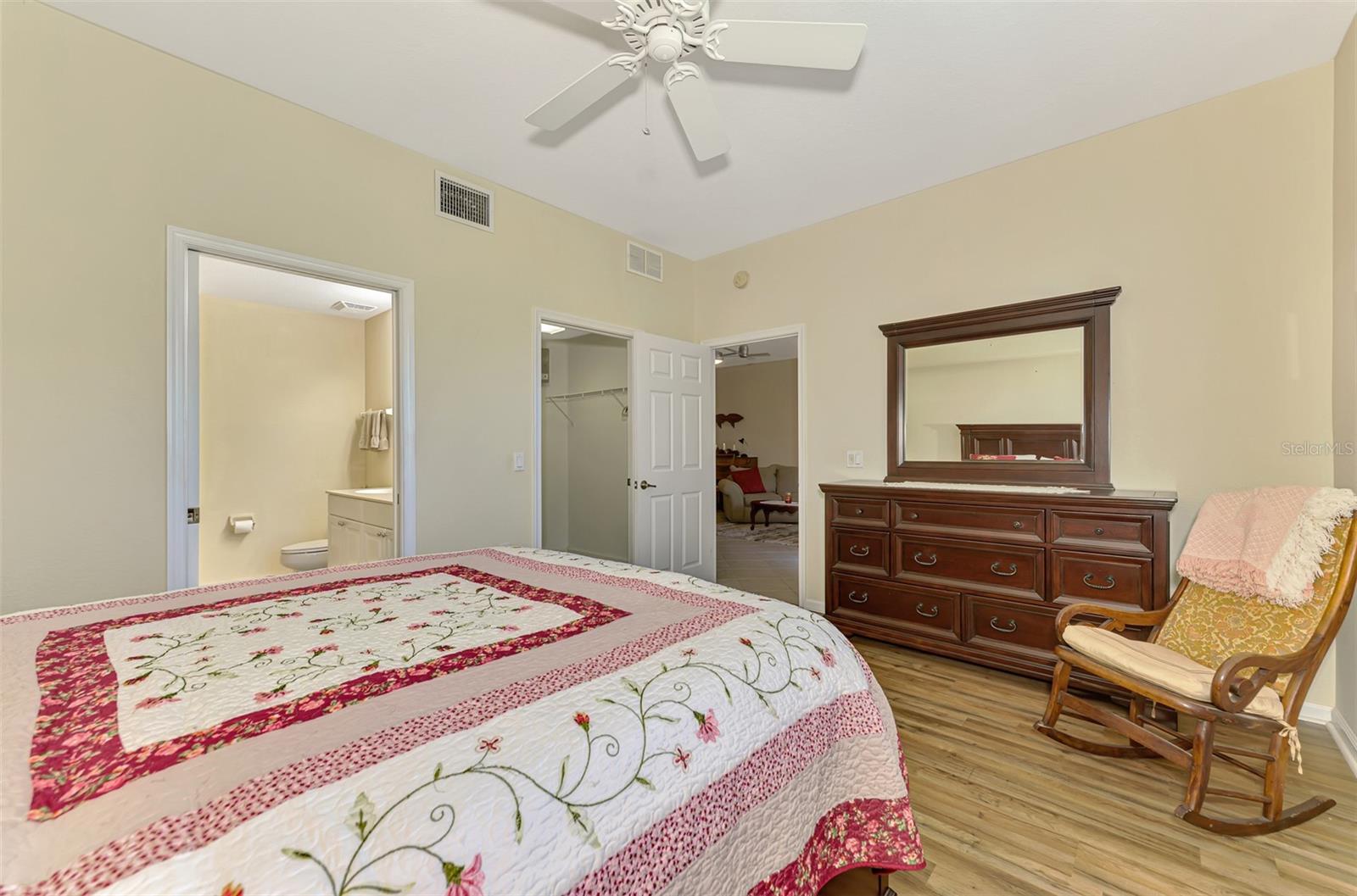 Image 25 of 77 For 3433 Grand Vista Court 102