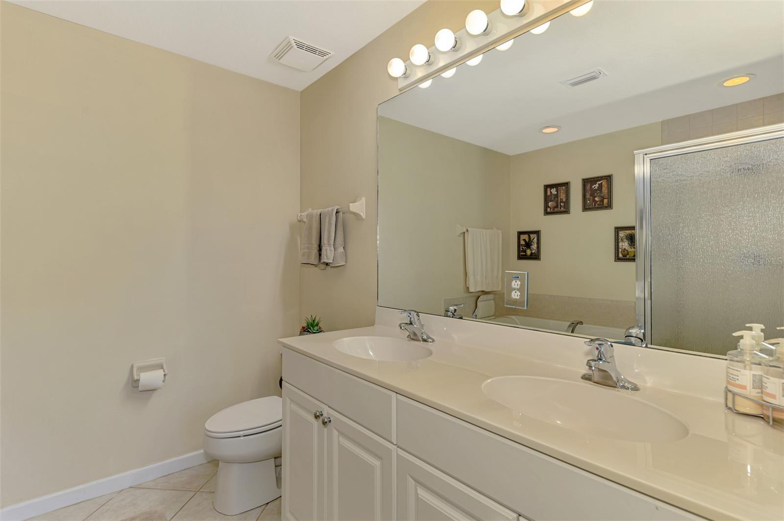 Image 26 of 77 For 3433 Grand Vista Court 102