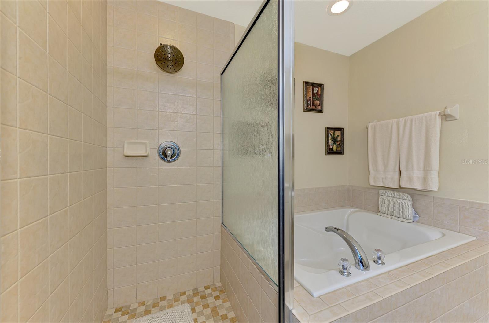 Image 28 of 77 For 3433 Grand Vista Court 102
