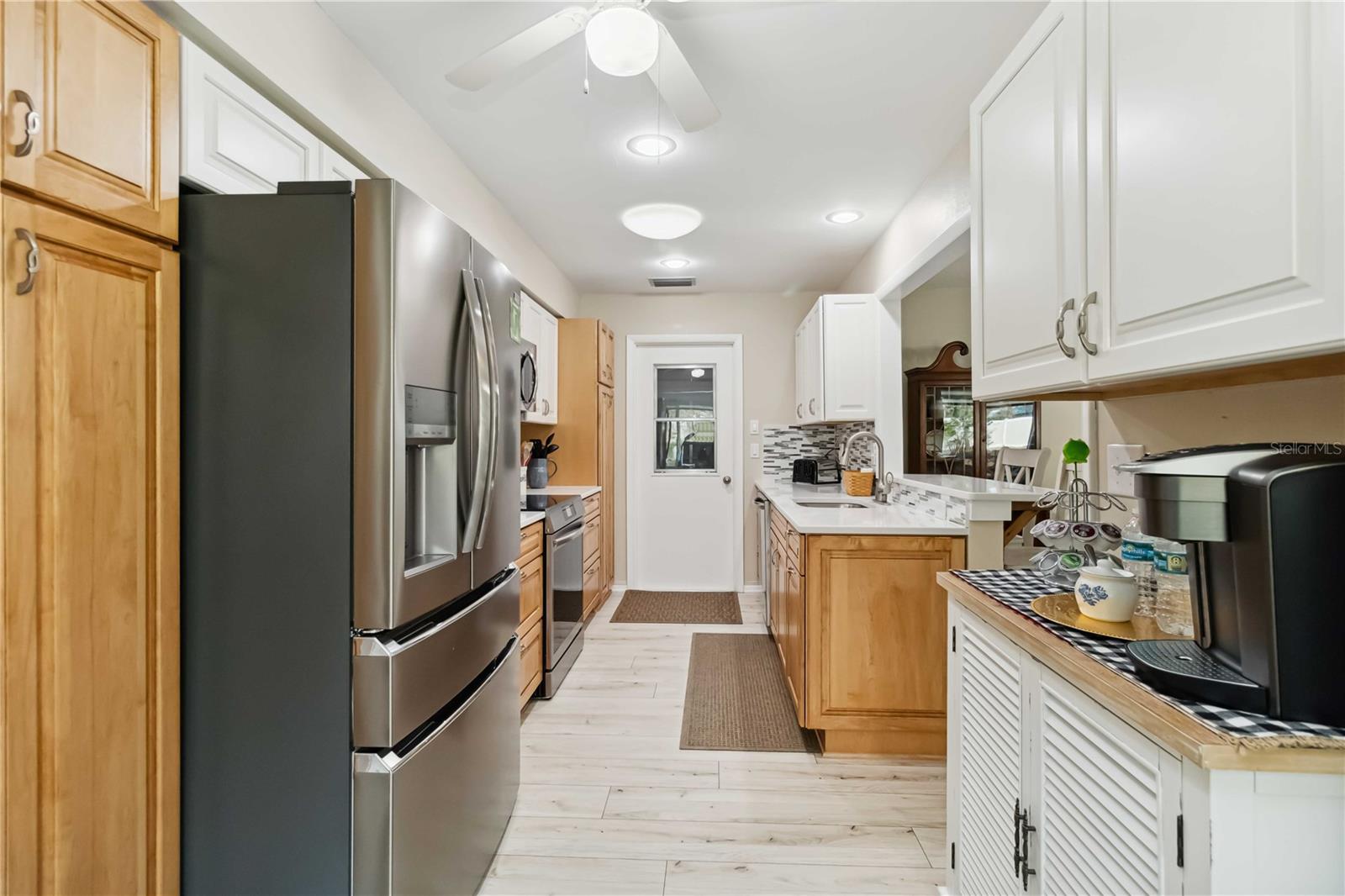 Image 15 of 66 For 667 Foxwood Boulevard