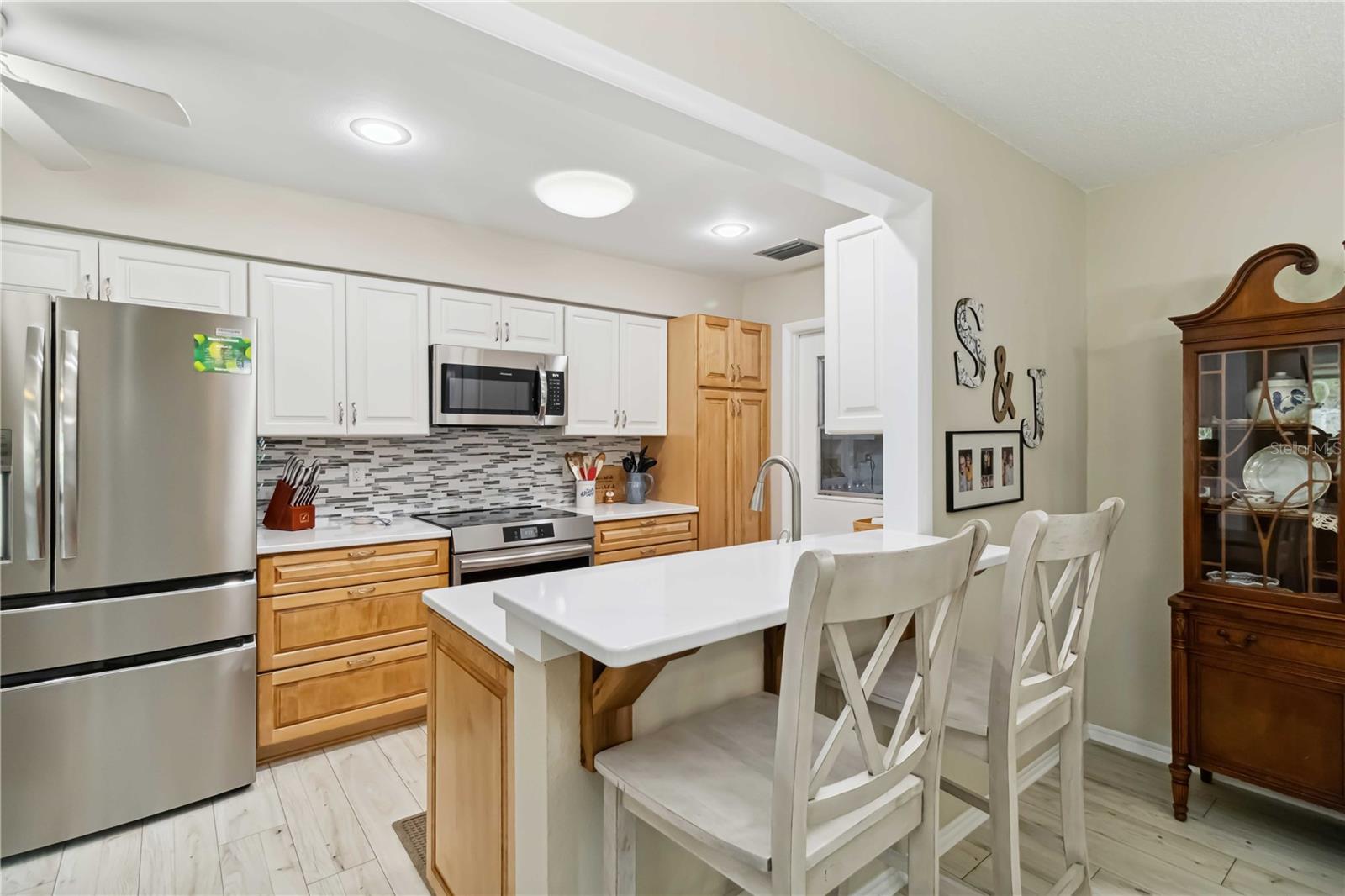 Image 19 of 66 For 667 Foxwood Boulevard