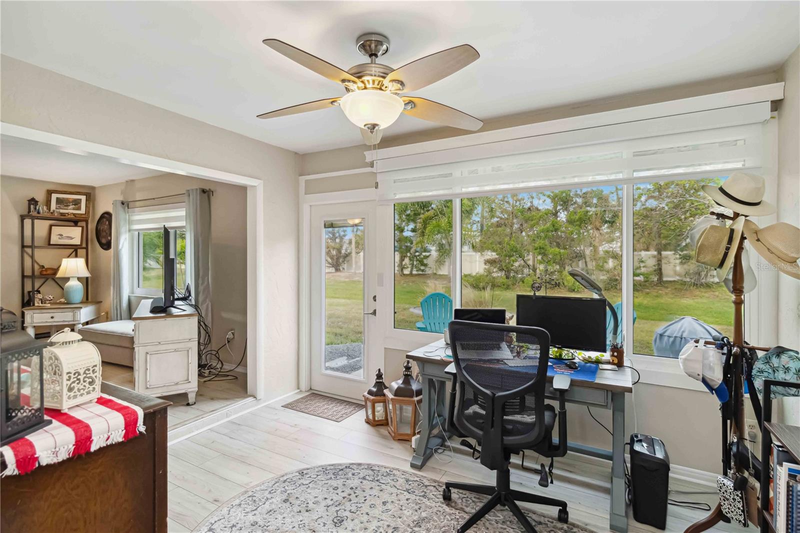 Image 23 of 66 For 667 Foxwood Boulevard