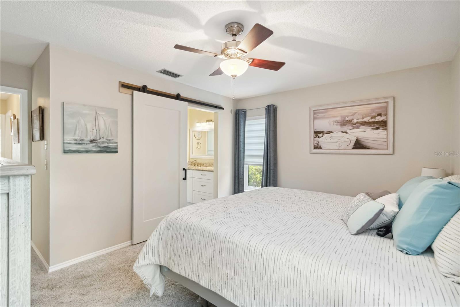 Image 27 of 66 For 667 Foxwood Boulevard