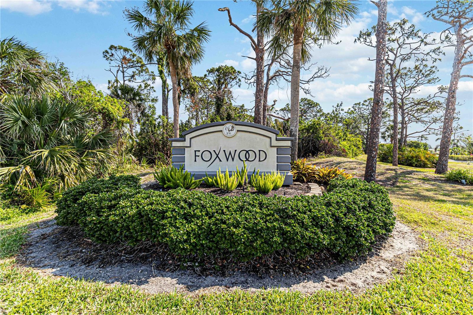 Image 42 of 66 For 667 Foxwood Boulevard