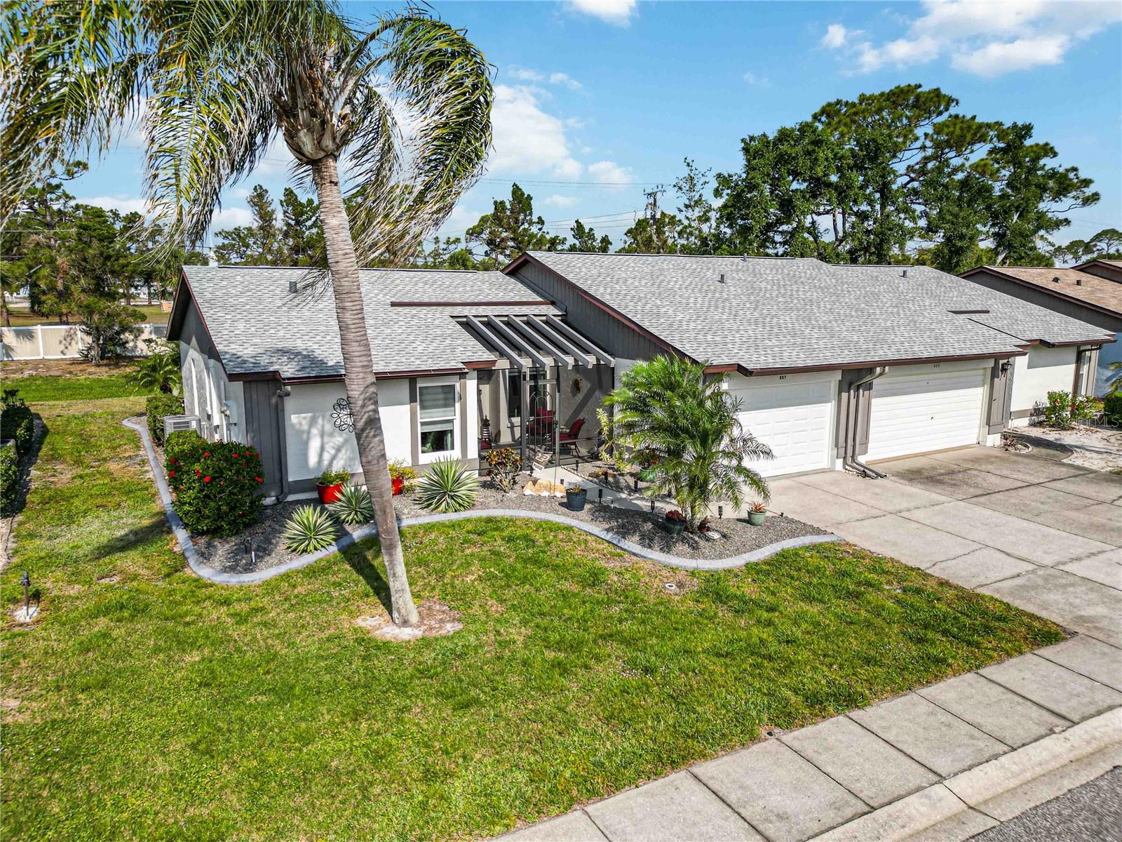 Image 43 of 66 For 667 Foxwood Boulevard