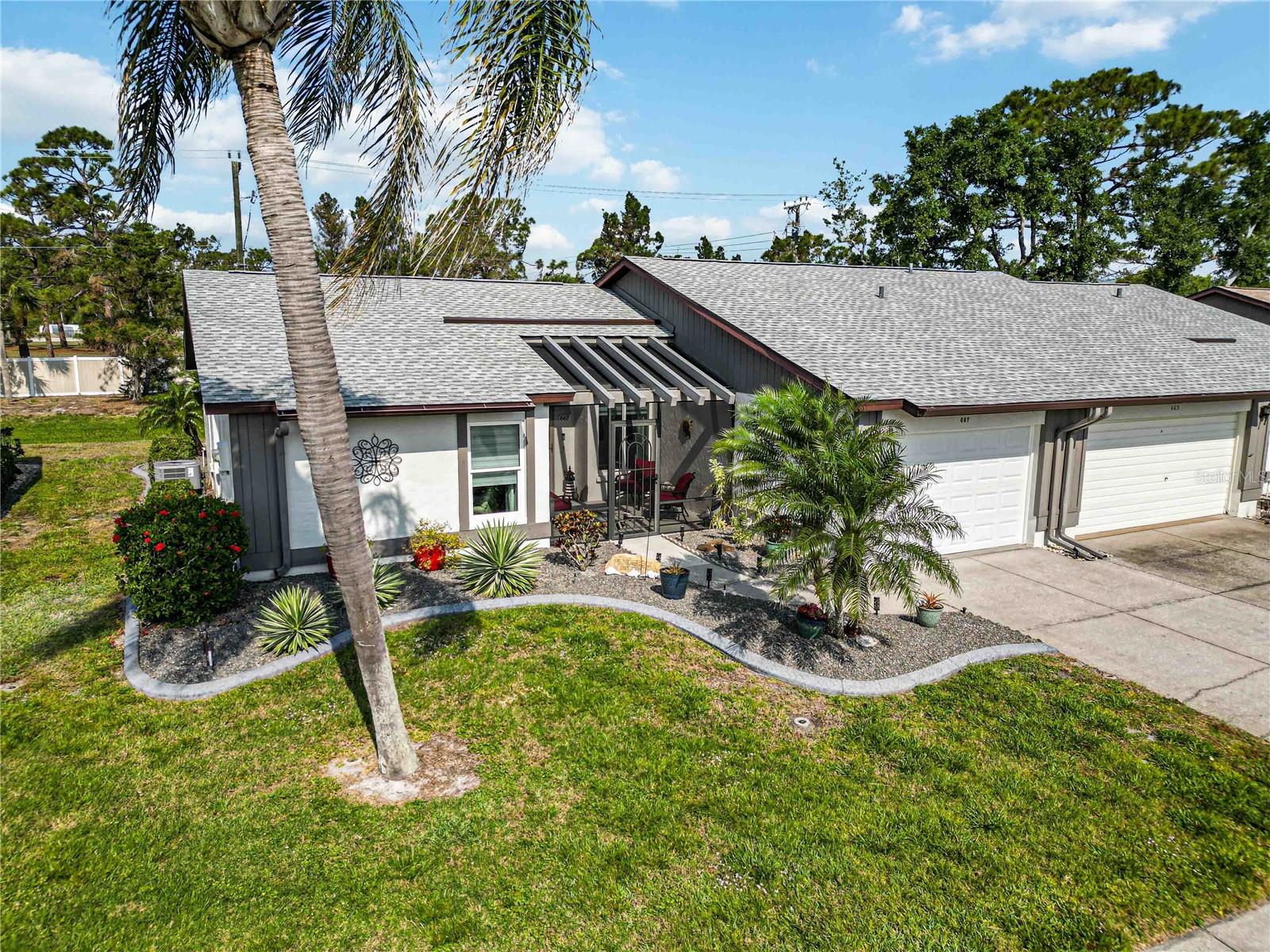 Image 44 of 66 For 667 Foxwood Boulevard