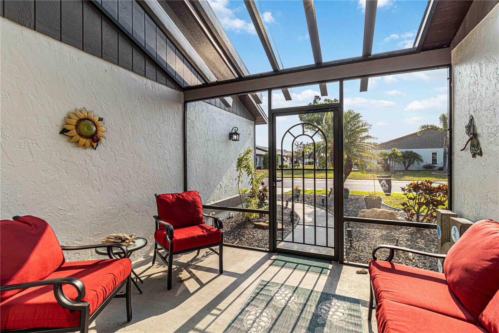 Image 6 of 66 For 667 Foxwood Boulevard