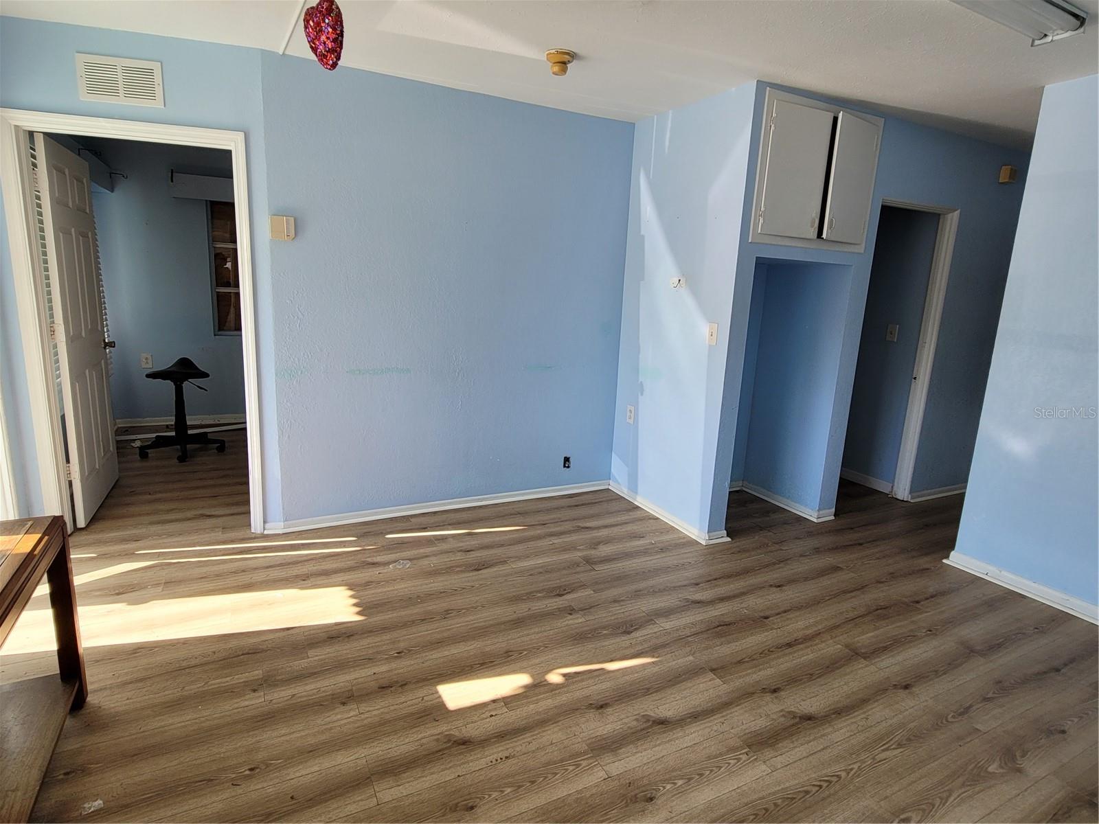 Image 6 of 20 For 659 Indiana Avenue