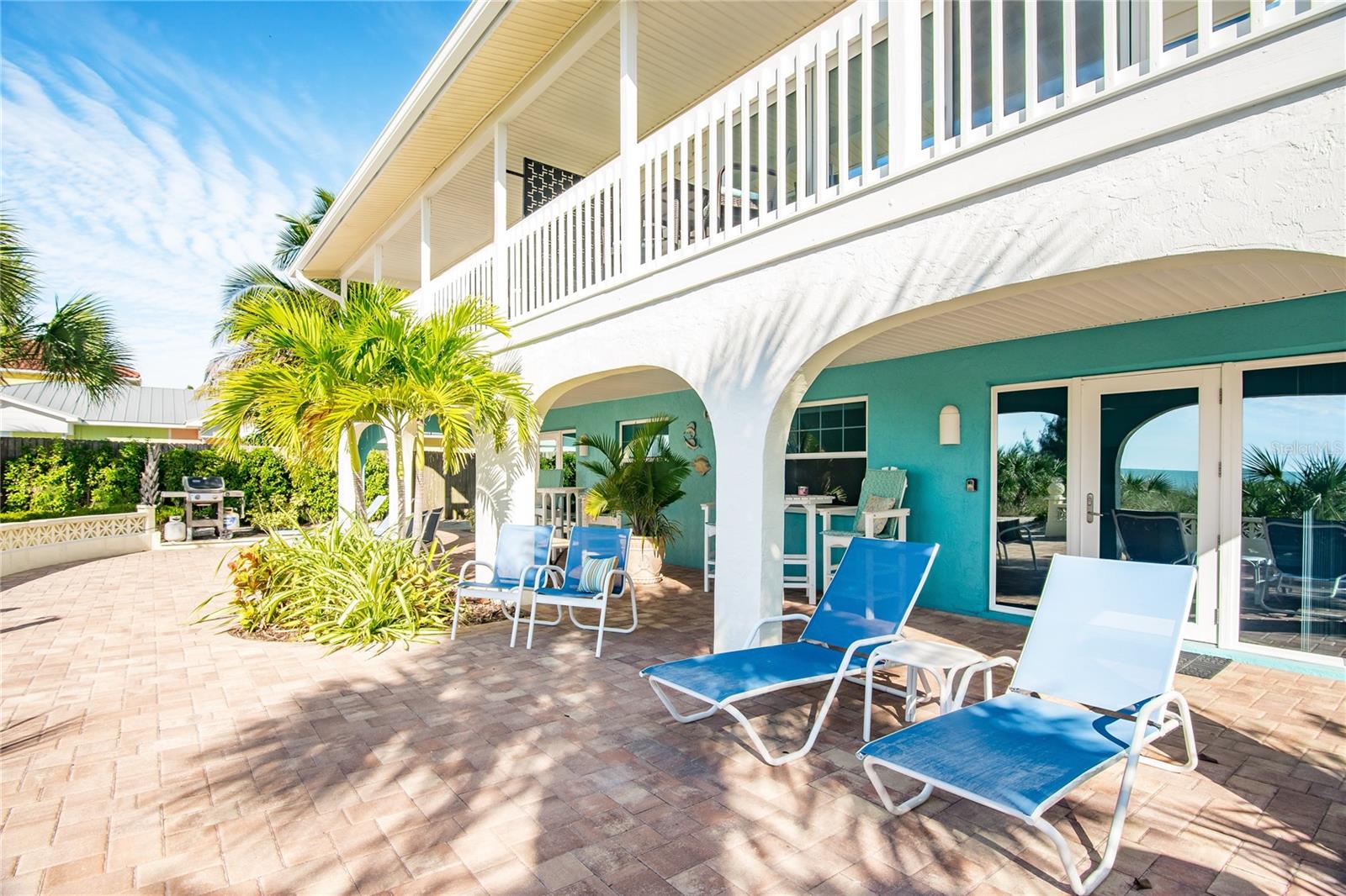 Image 10 of 51 For 217 Casey Key Road
