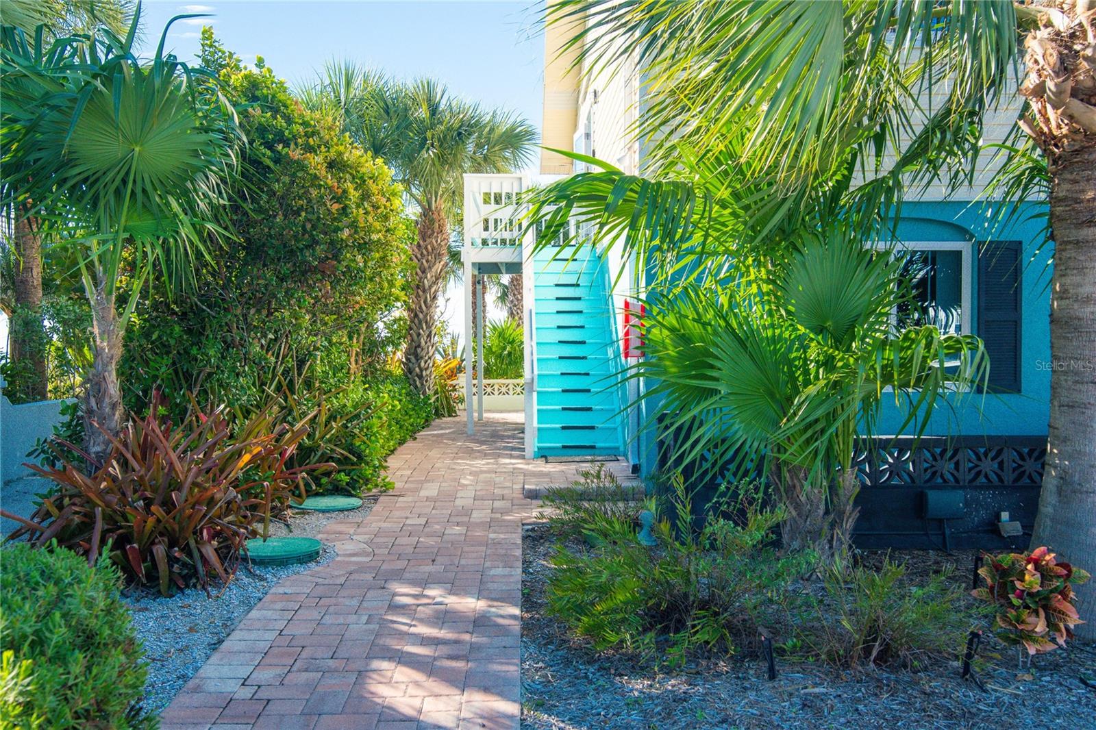 Image 3 of 51 For 217 Casey Key Road