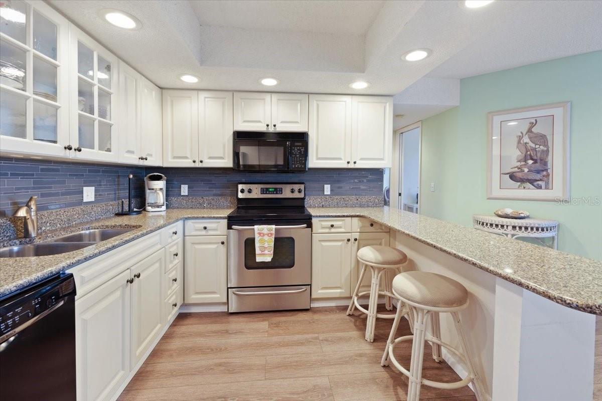Image 19 of 55 For 2769 Beach Road 205