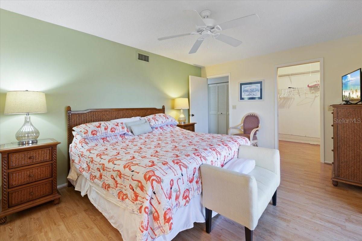 Image 23 of 55 For 2769 Beach Road 205