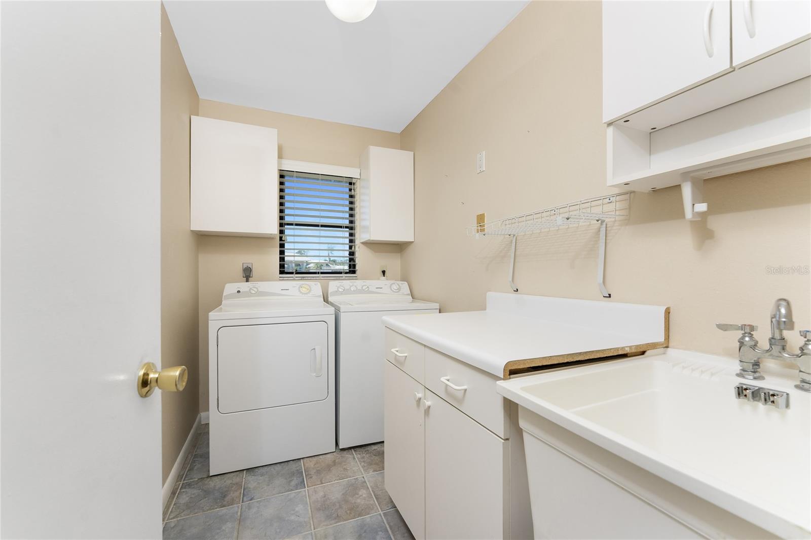 Image 42 of 67 For 39 Bunker Place