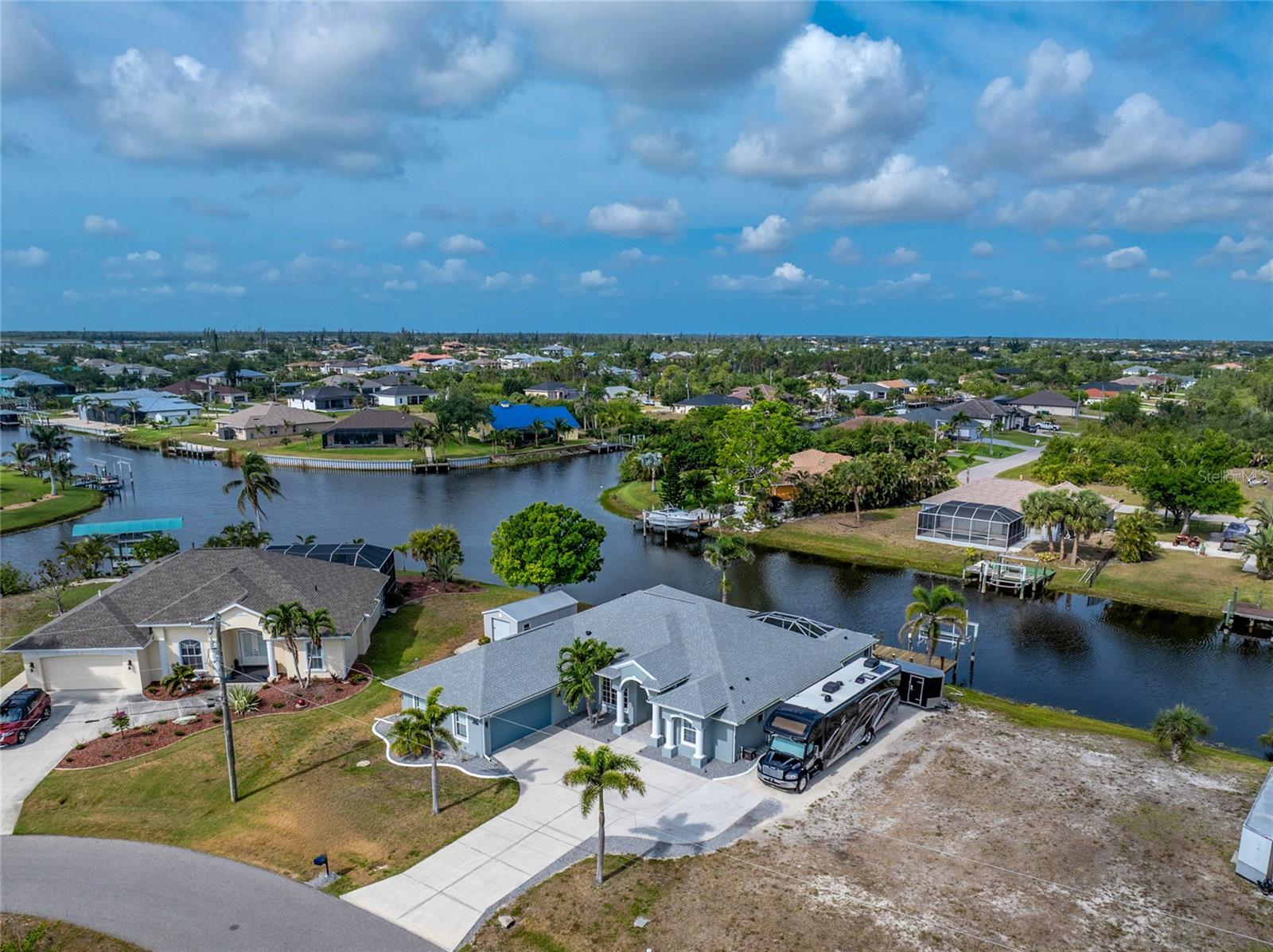 Image 11 of 68 For 15674 Applewhite Circle