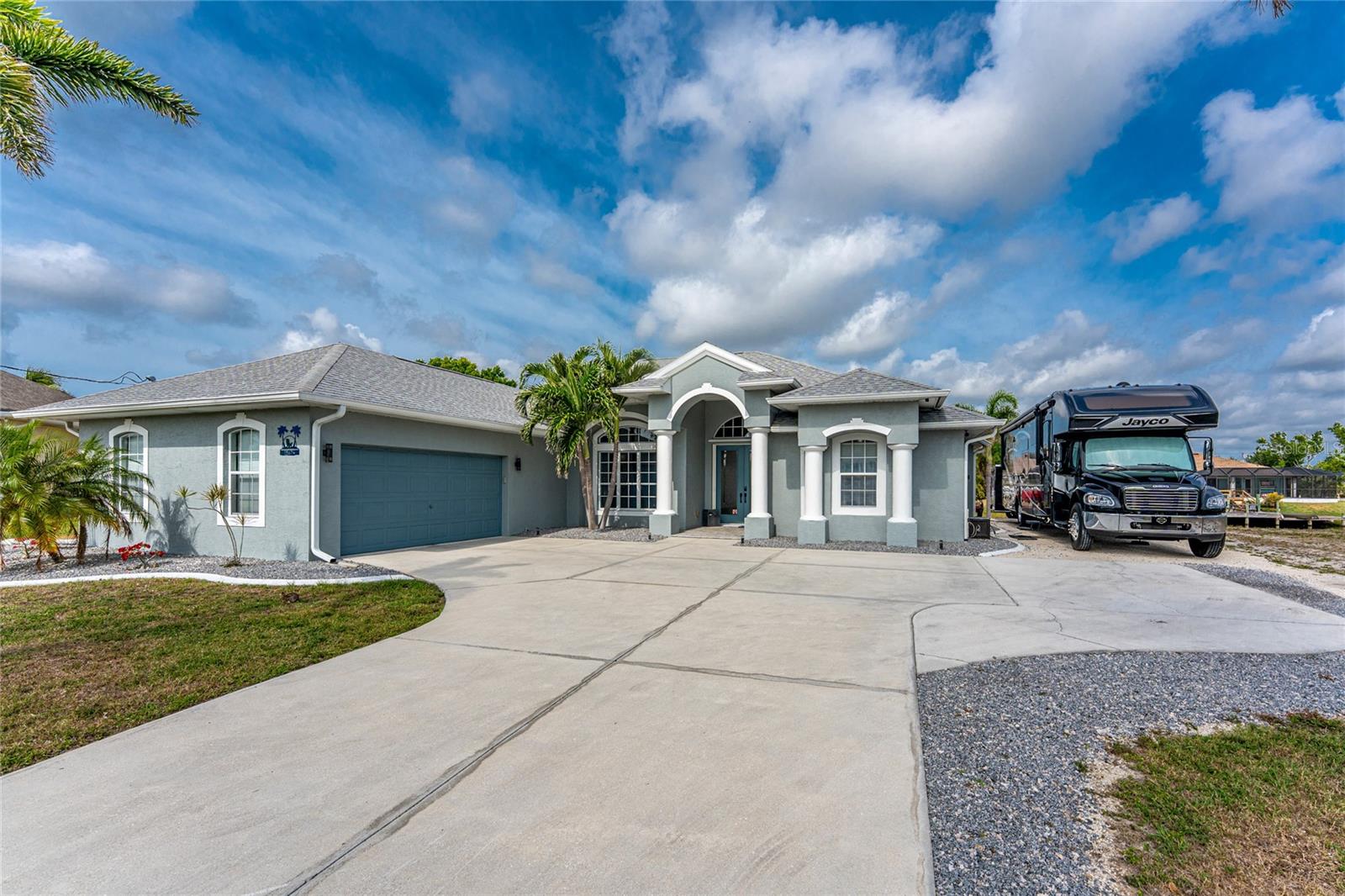 Image 13 of 68 For 15674 Applewhite Circle