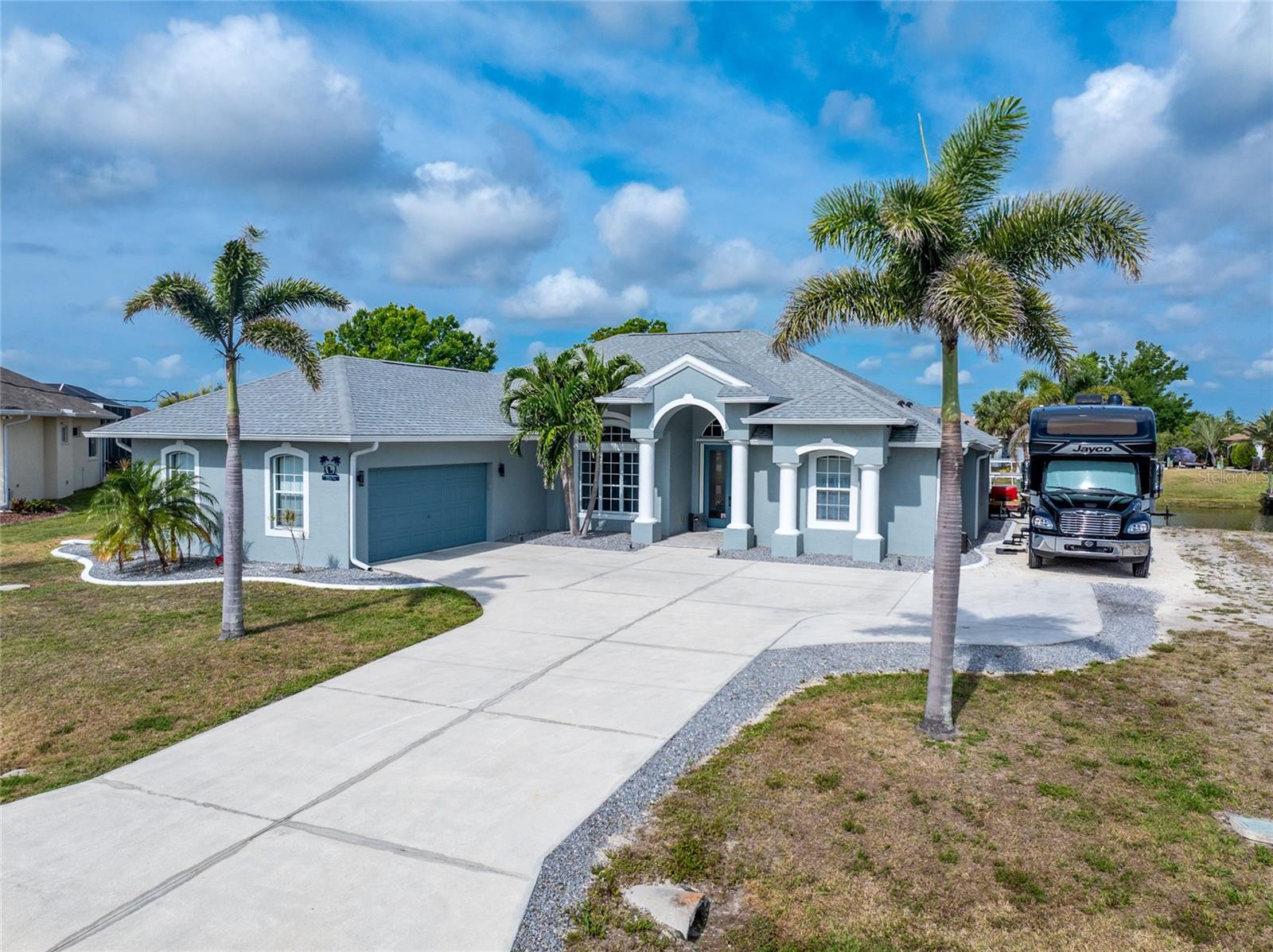 Image 14 of 68 For 15674 Applewhite Circle