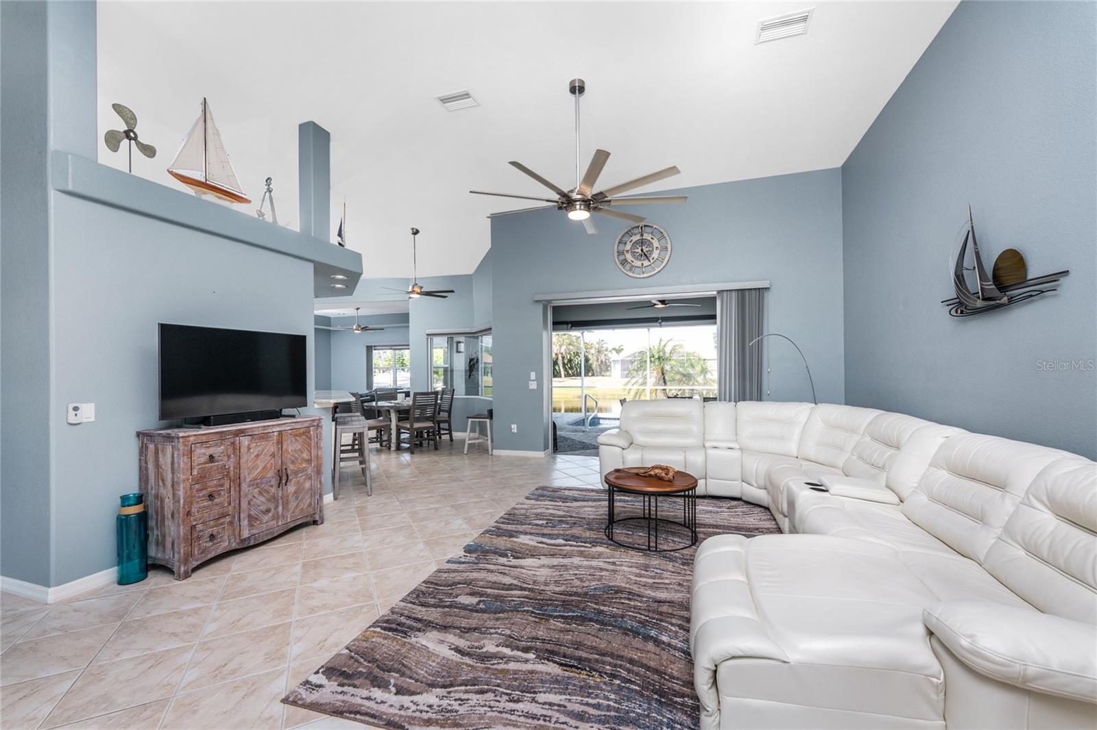 Image 28 of 68 For 15674 Applewhite Circle