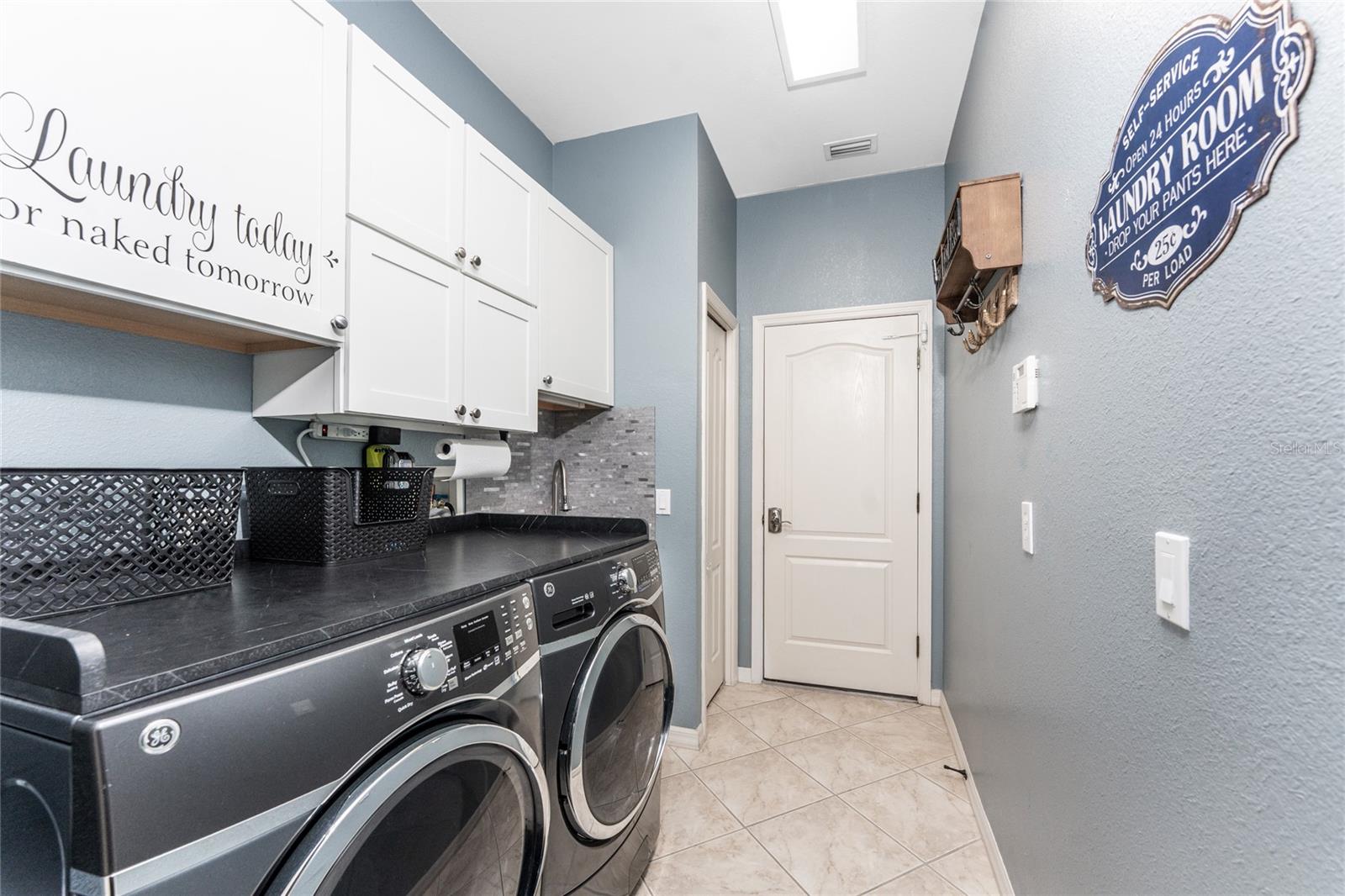 Image 30 of 68 For 15674 Applewhite Circle