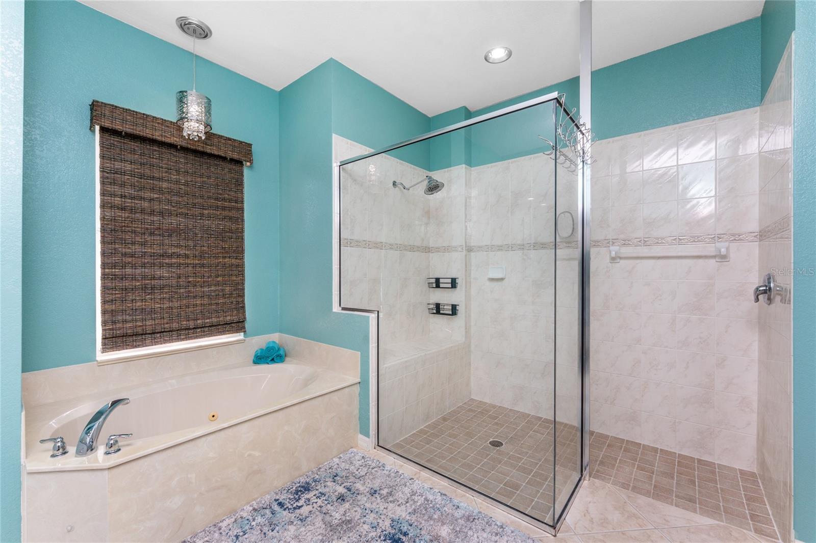 Image 36 of 68 For 15674 Applewhite Circle
