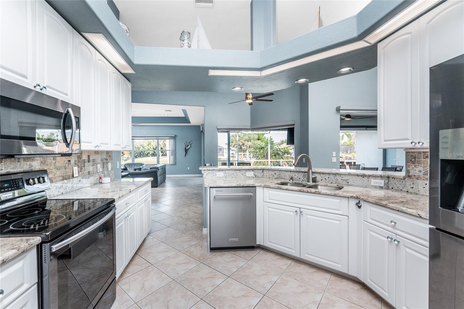 Image 5 of 68 For 15674 Applewhite Circle
