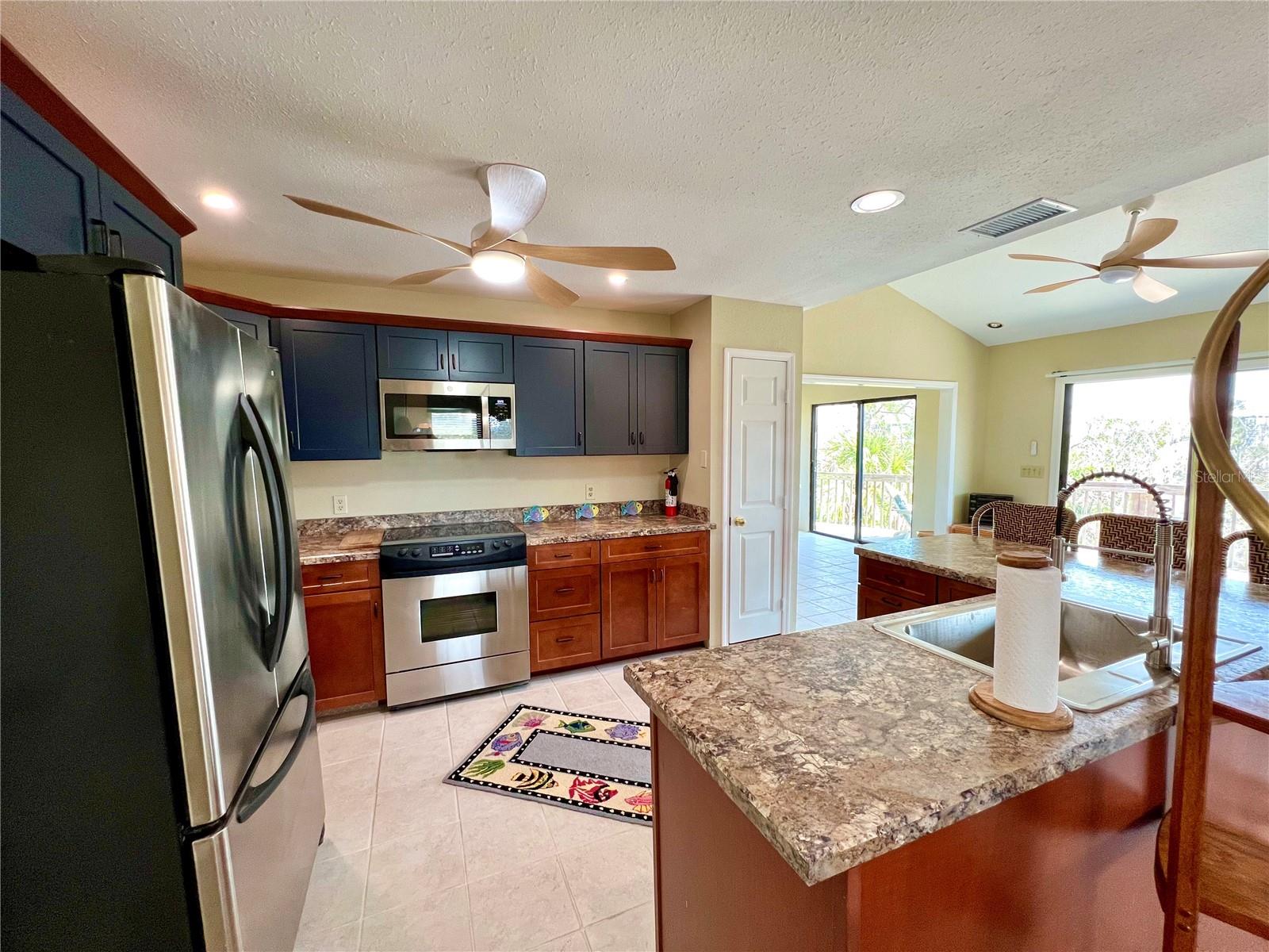 Image 20 of 60 For 9580 Almirate Court