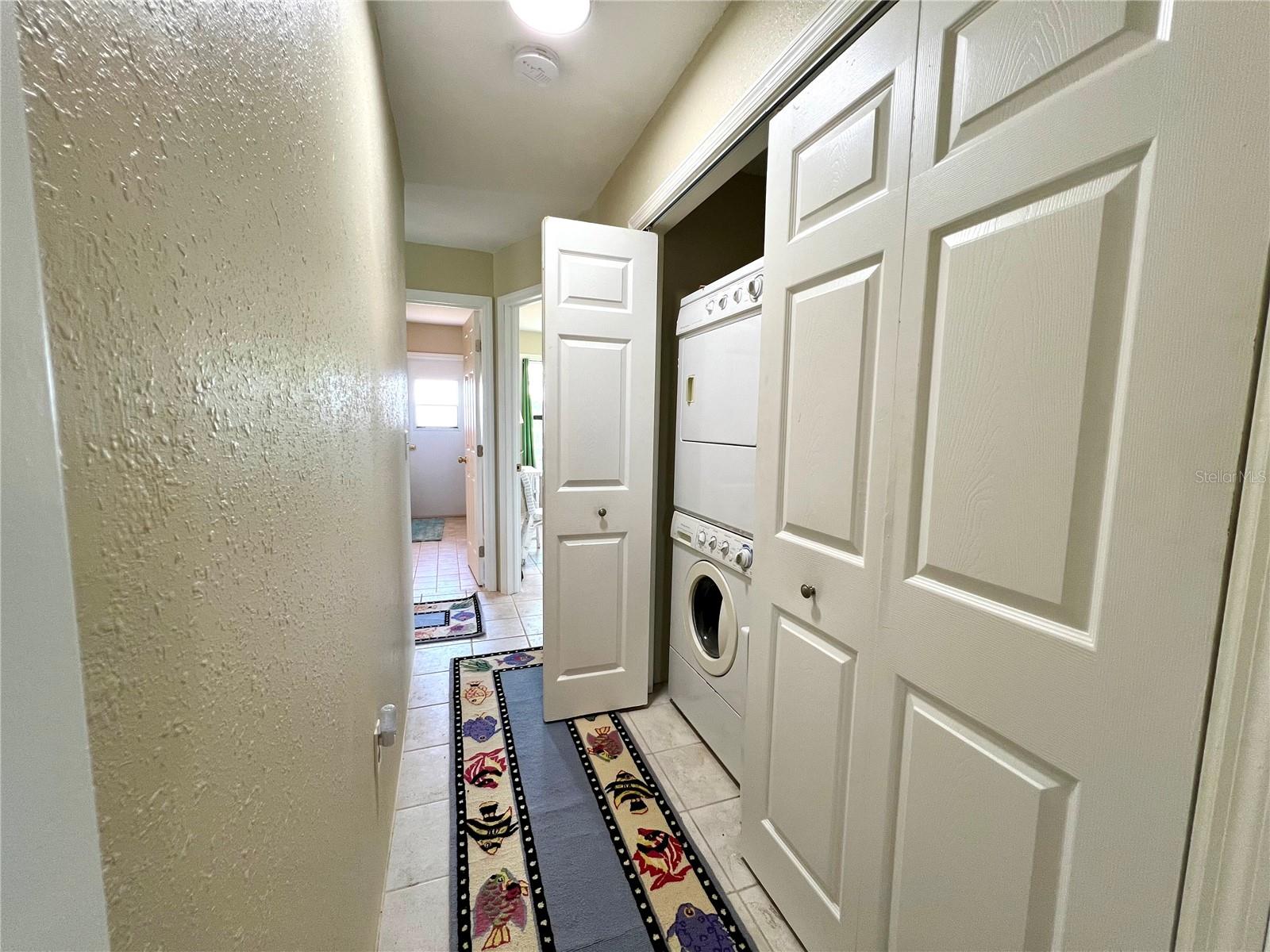 Image 32 of 60 For 9580 Almirate Court